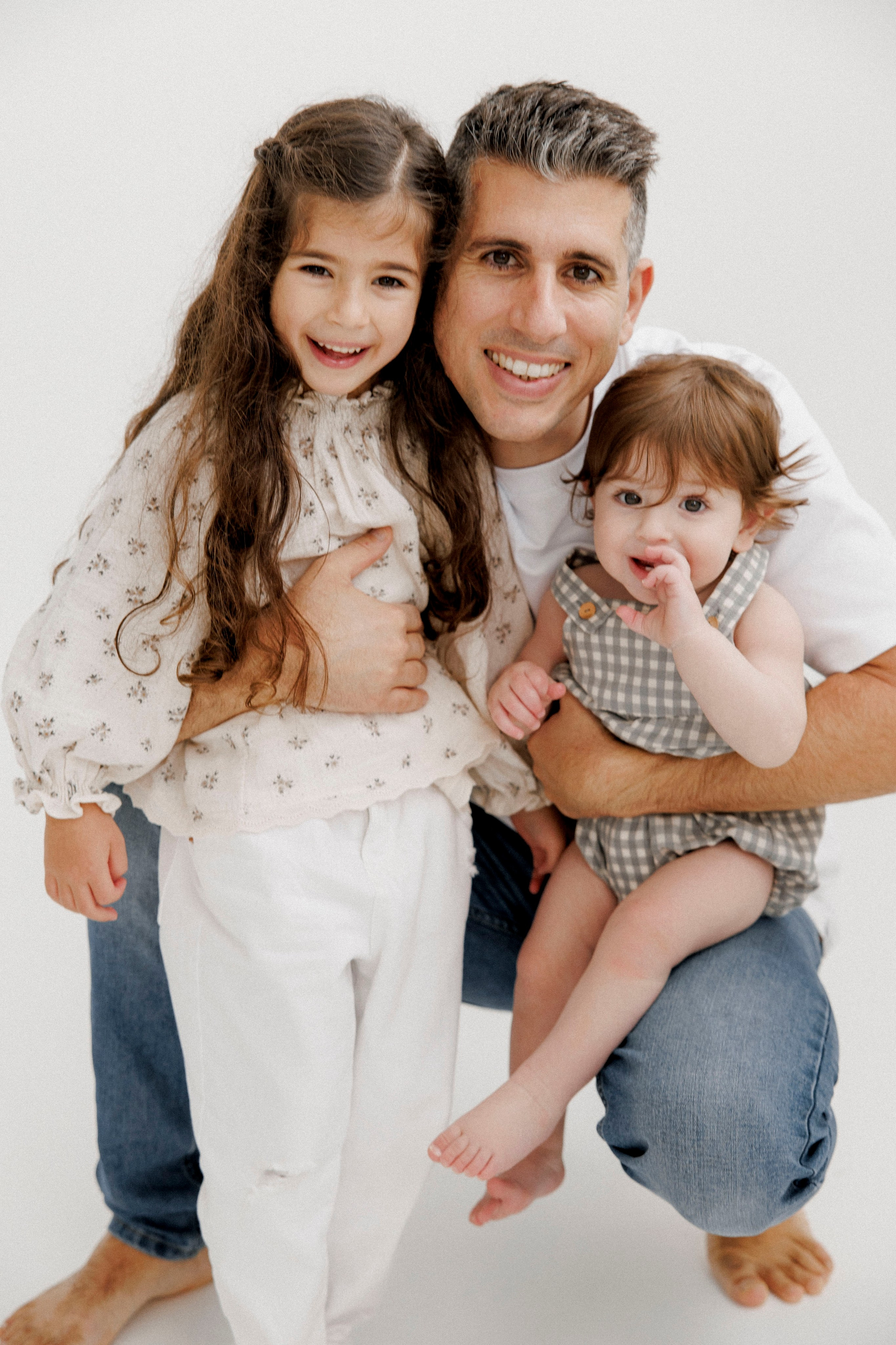 One year inside the White studio. Wedding and family photographer