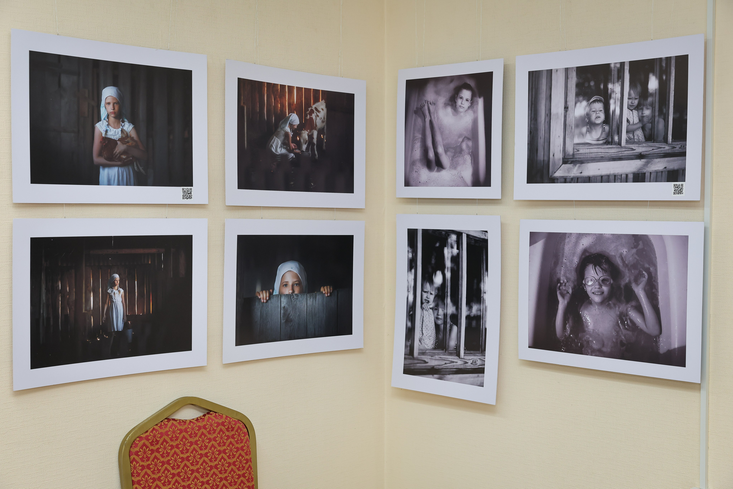 Фотовыставка к 1 июня 2025 «Мир детства». Детский и семейный фотограф в Павлодаре Оксана Солей. Школа моделей