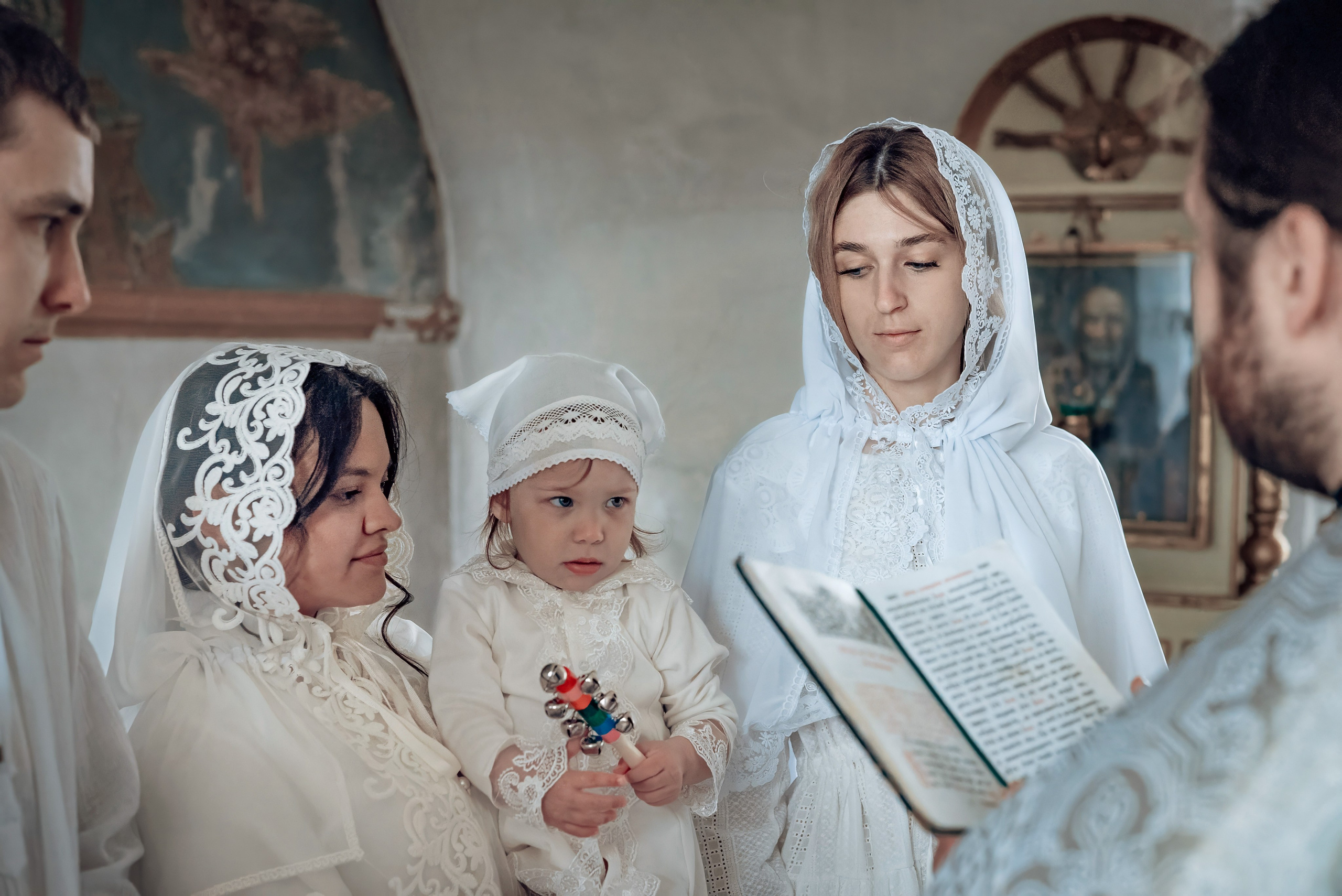 Крещение Машеньки в Свято-Троицком соборе Емельяново. Фотографы крещения/венчания  Красноярск Татьяна и Вячеслав Переваловы