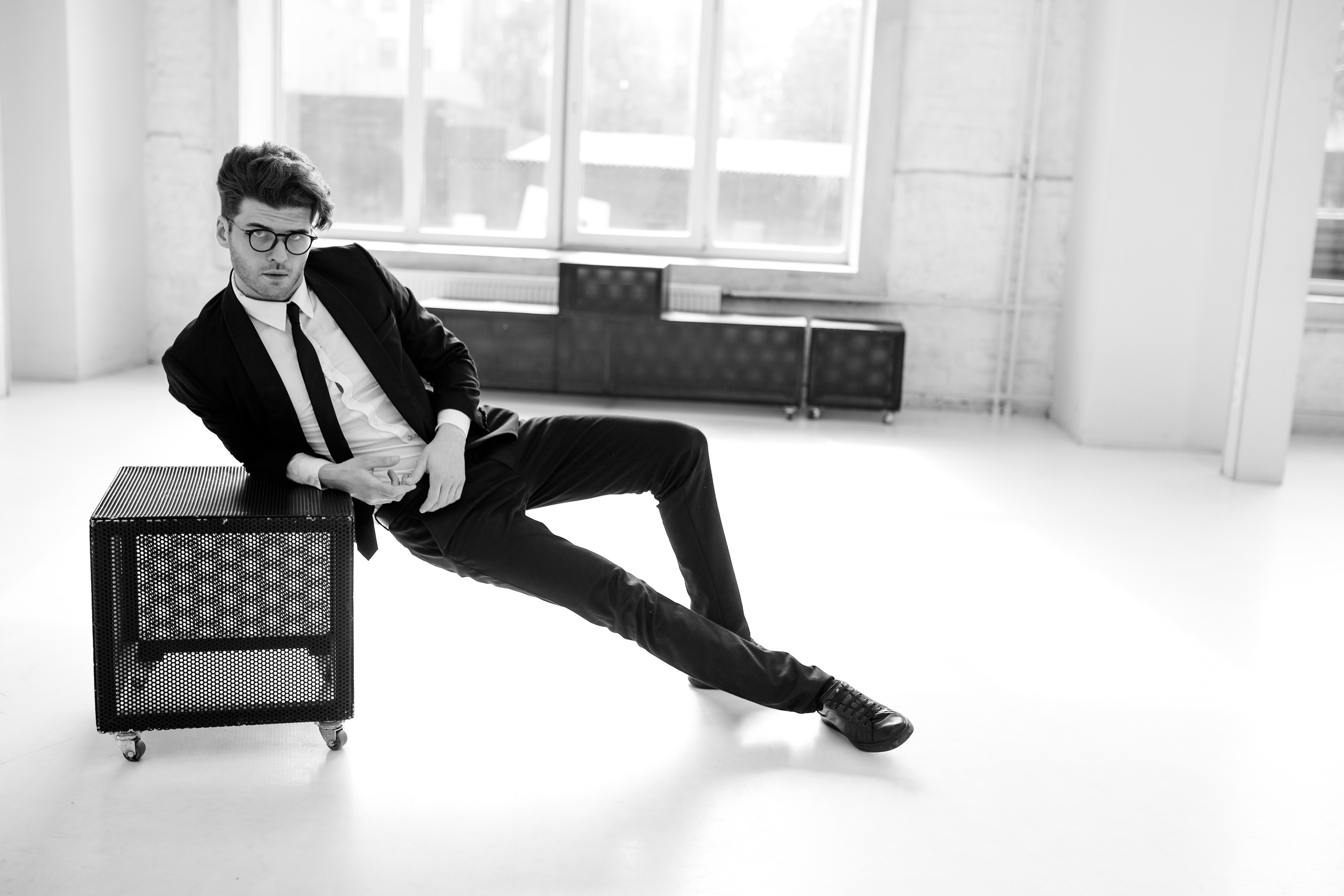 Фотосессия актёра Владислава Картамышева в арт-пространстве Флакон. Фотограф в Москве Анна Яковлева