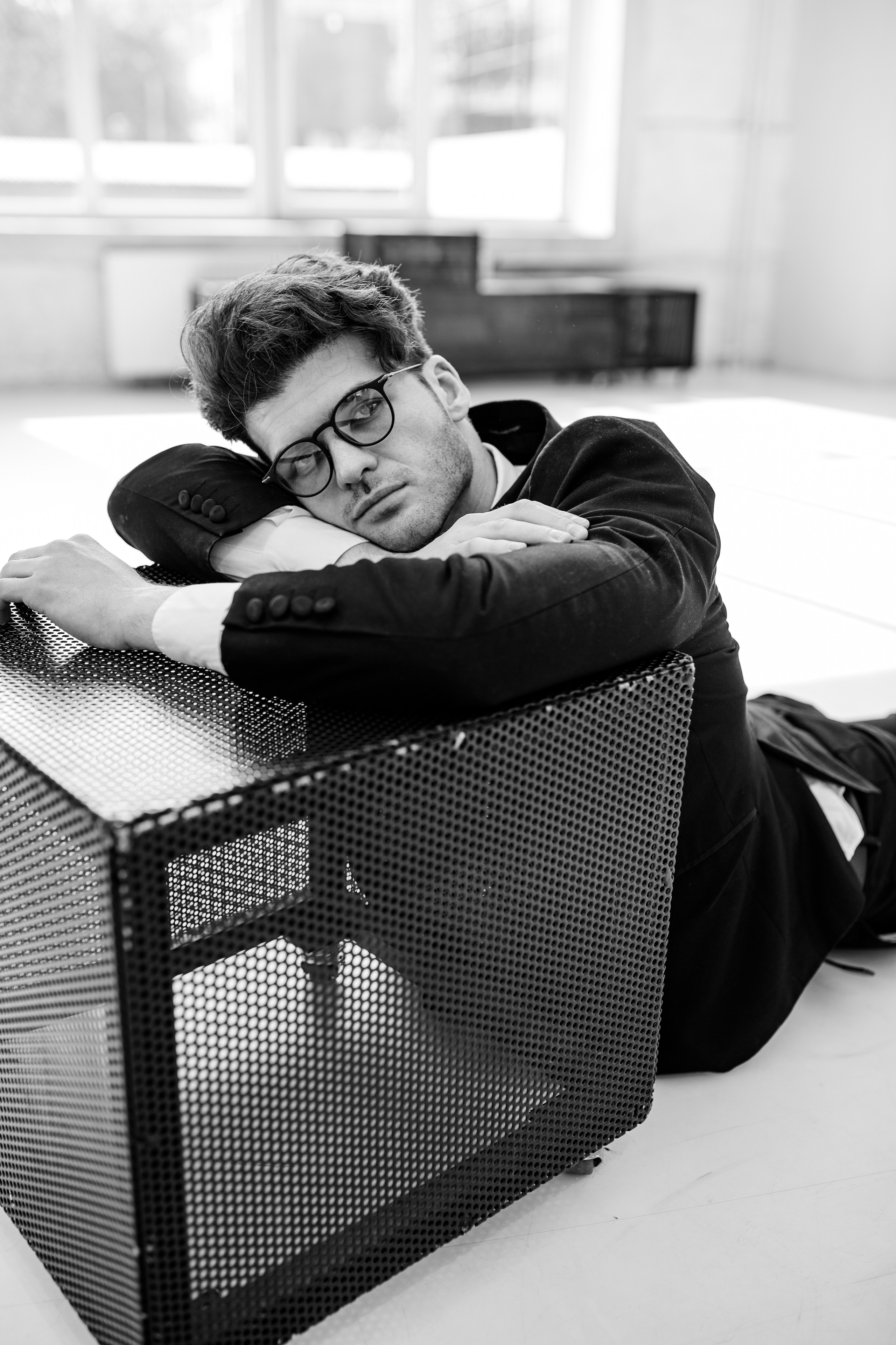 Фотосессия актёра Владислава Картамышева в арт-пространстве Флакон. Фотограф в Москве Анна Яковлева