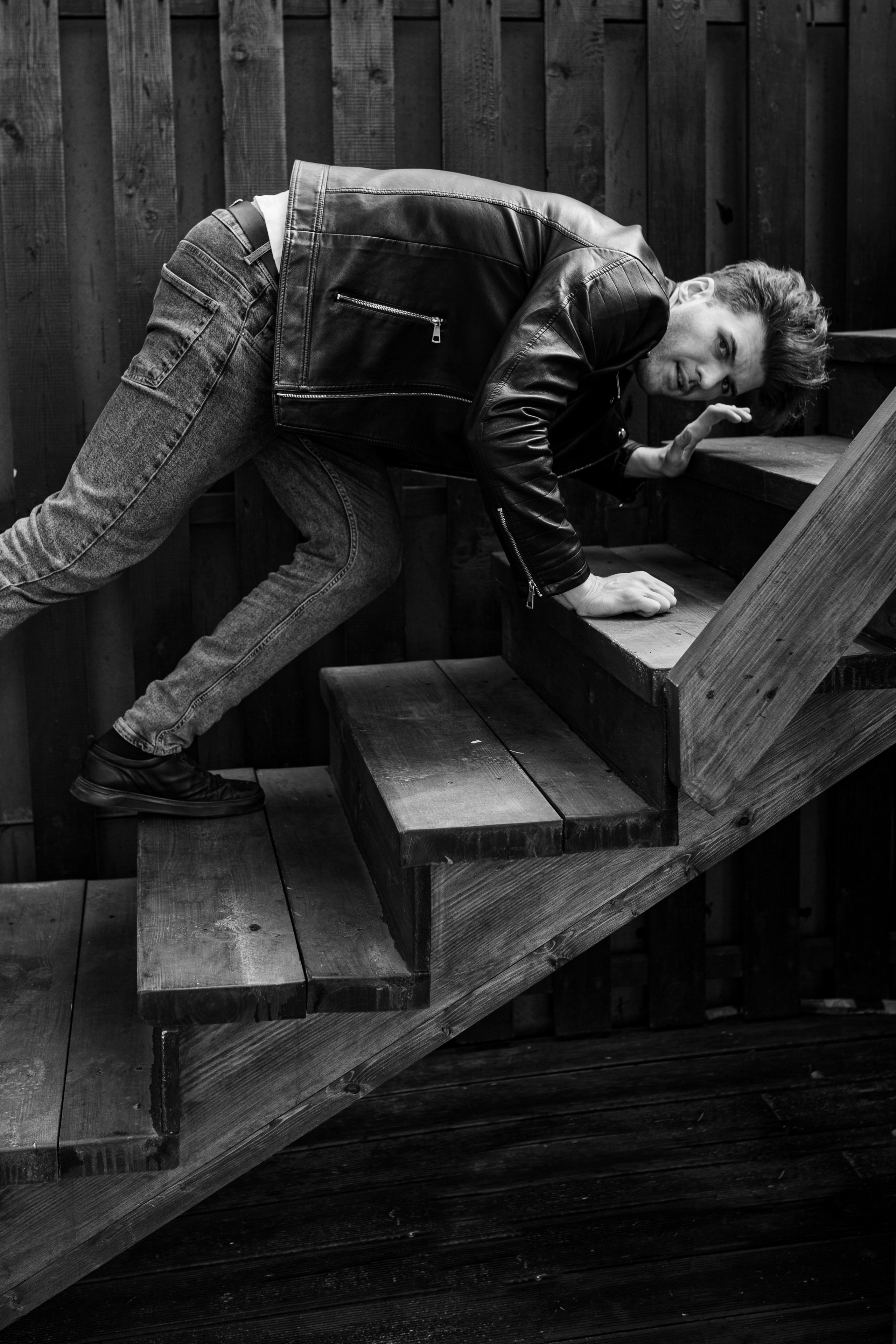 Фотосессия актёра Владислава Картамышева в арт-пространстве Флакон. Фотограф в Москве Анна Яковлева