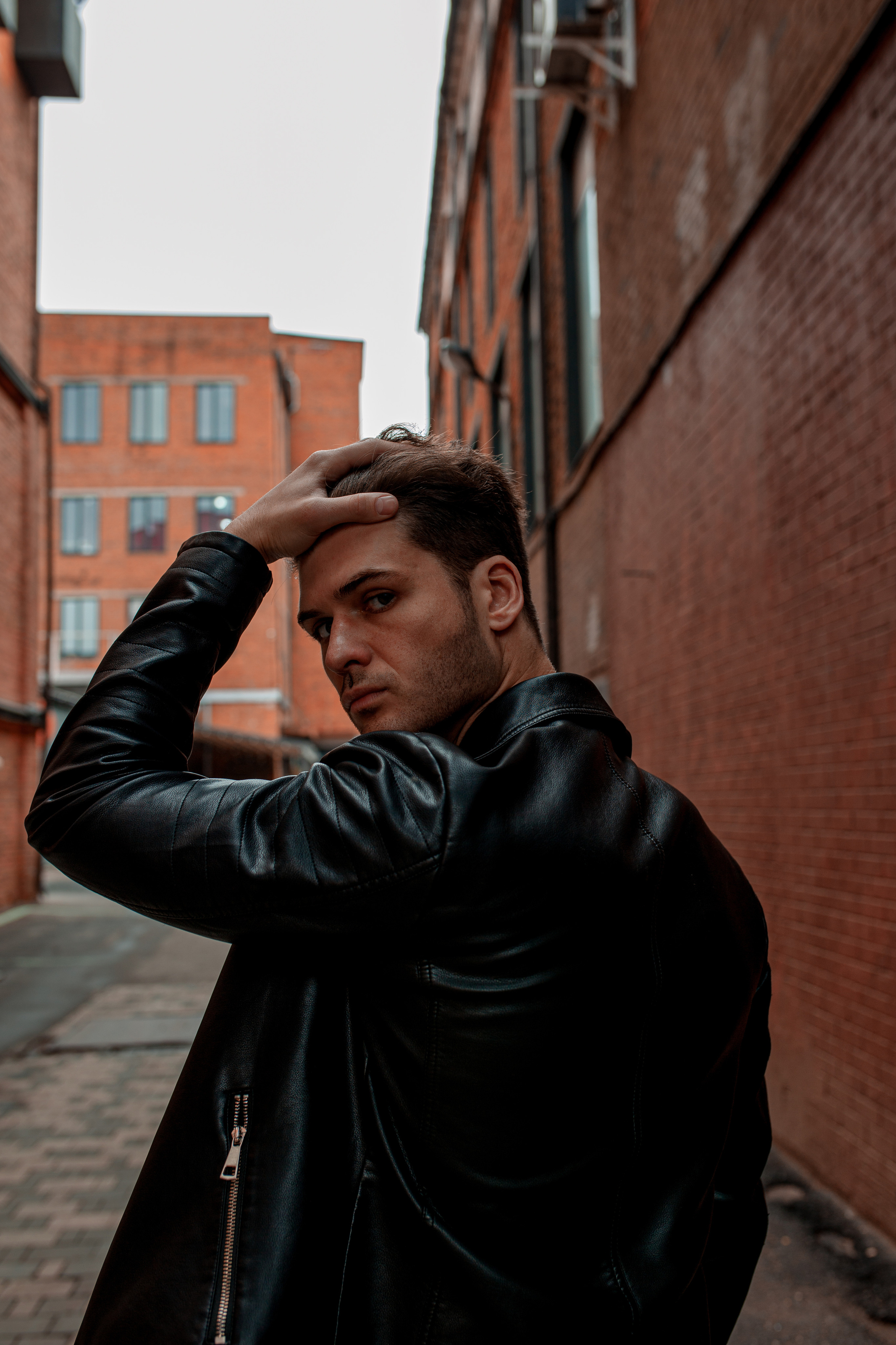 Фотосессия актёра Владислава Картамышева в арт-пространстве Флакон. Фотограф в Москве Анна Яковлева