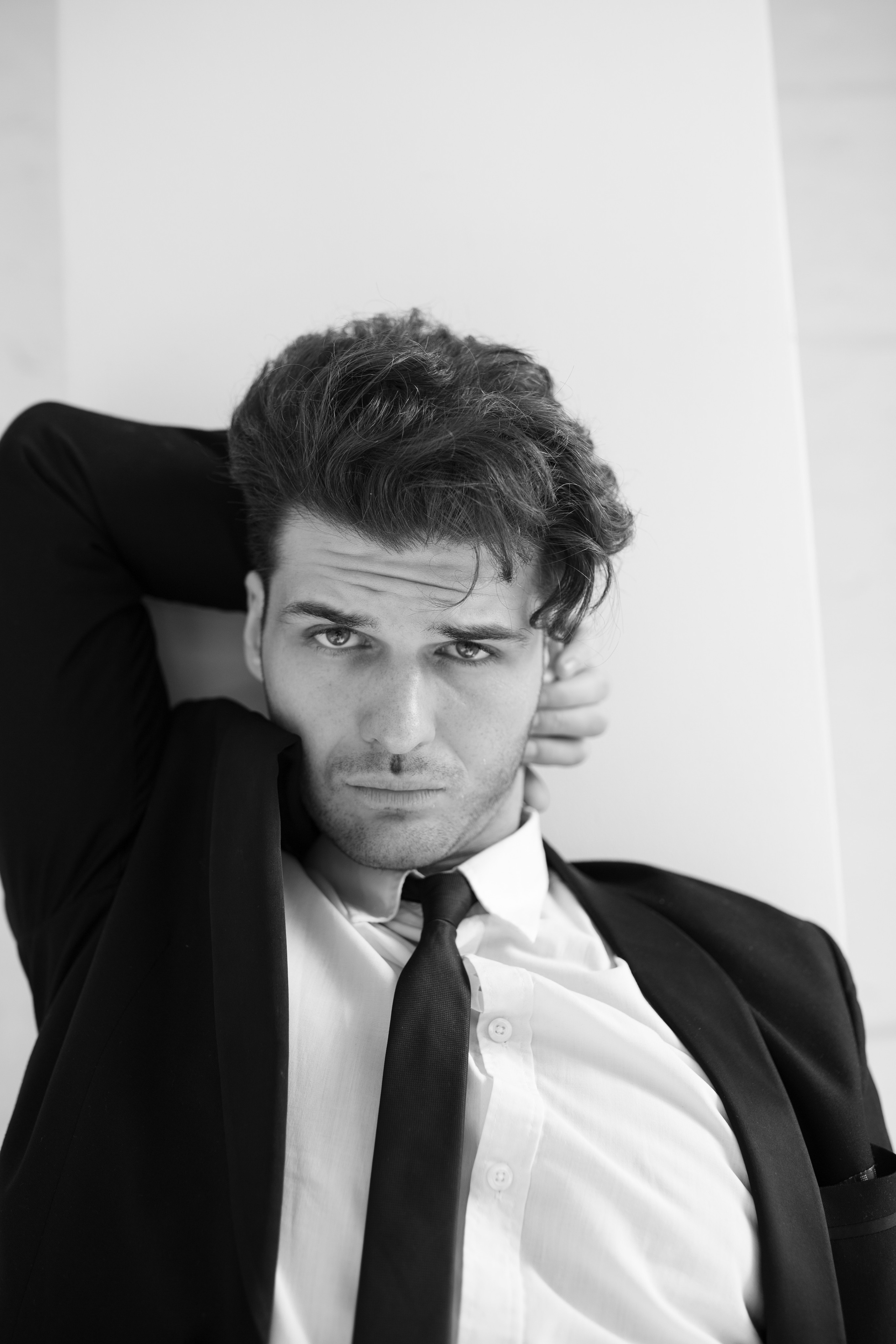 Фотосессия актёра Владислава Картамышева в арт-пространстве Флакон. Фотограф в Москве Анна Яковлева