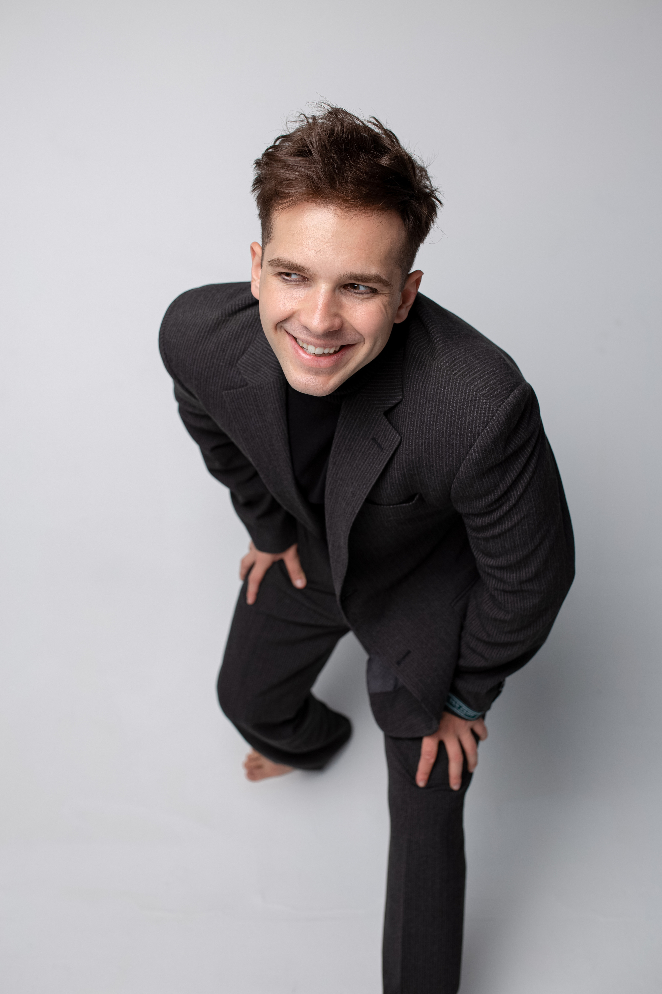 Фотосессия актёра Владислава Чербаева в студии с противогазом и без. Фотограф в Москве Анна Яковлева