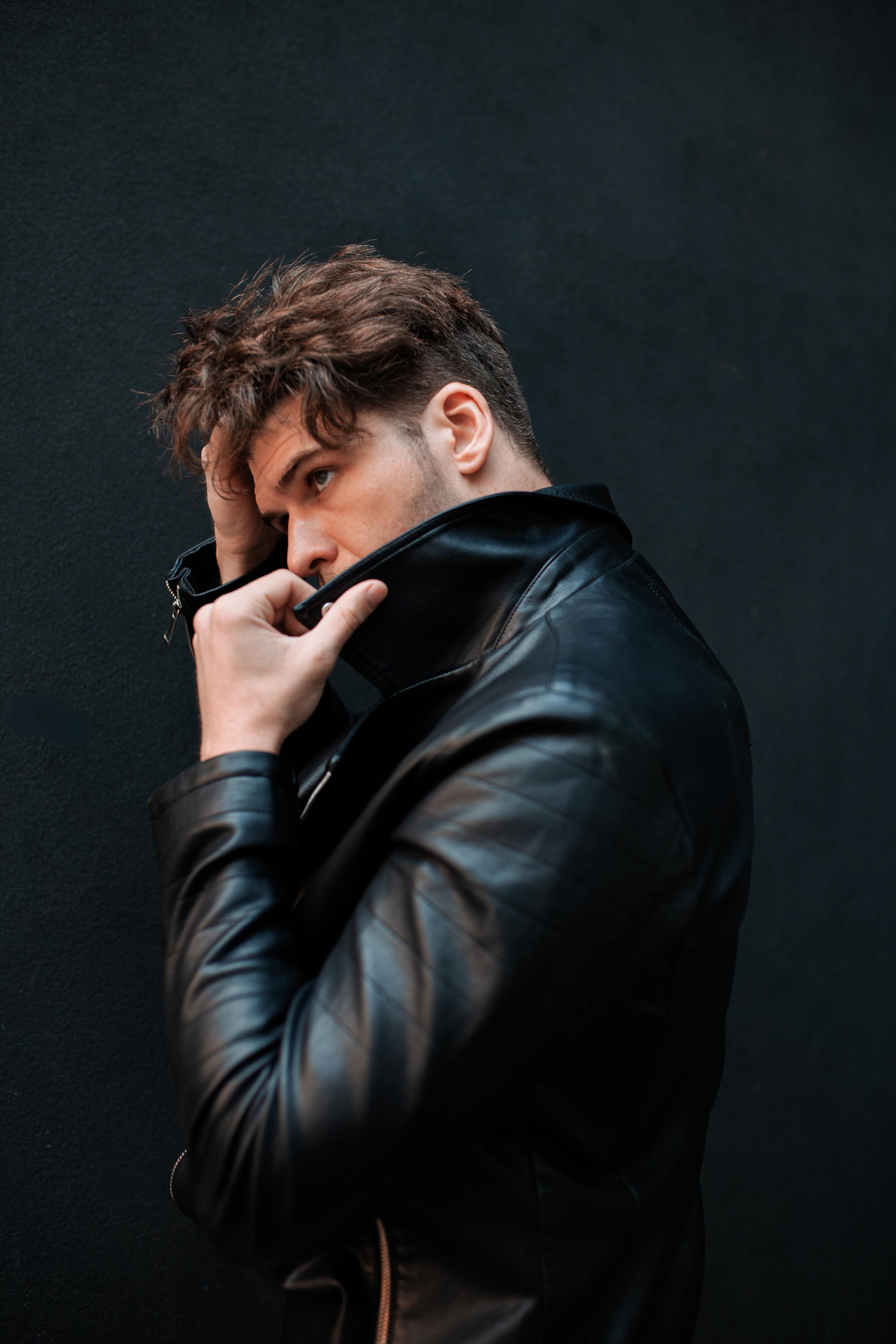 Фотосессия актёра Владислава Картамышева в арт-пространстве Флакон. Фотограф в Москве Анна Яковлева