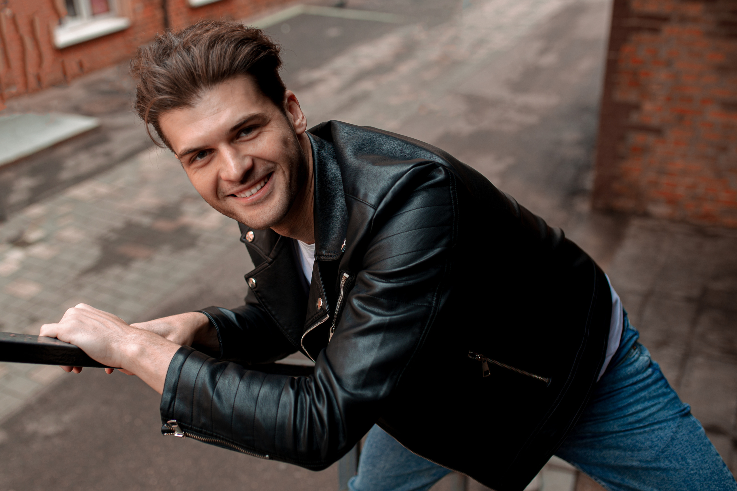 Фотосессия актёра Владислава Картамышева в арт-пространстве Флакон. Фотограф в Москве Анна Яковлева