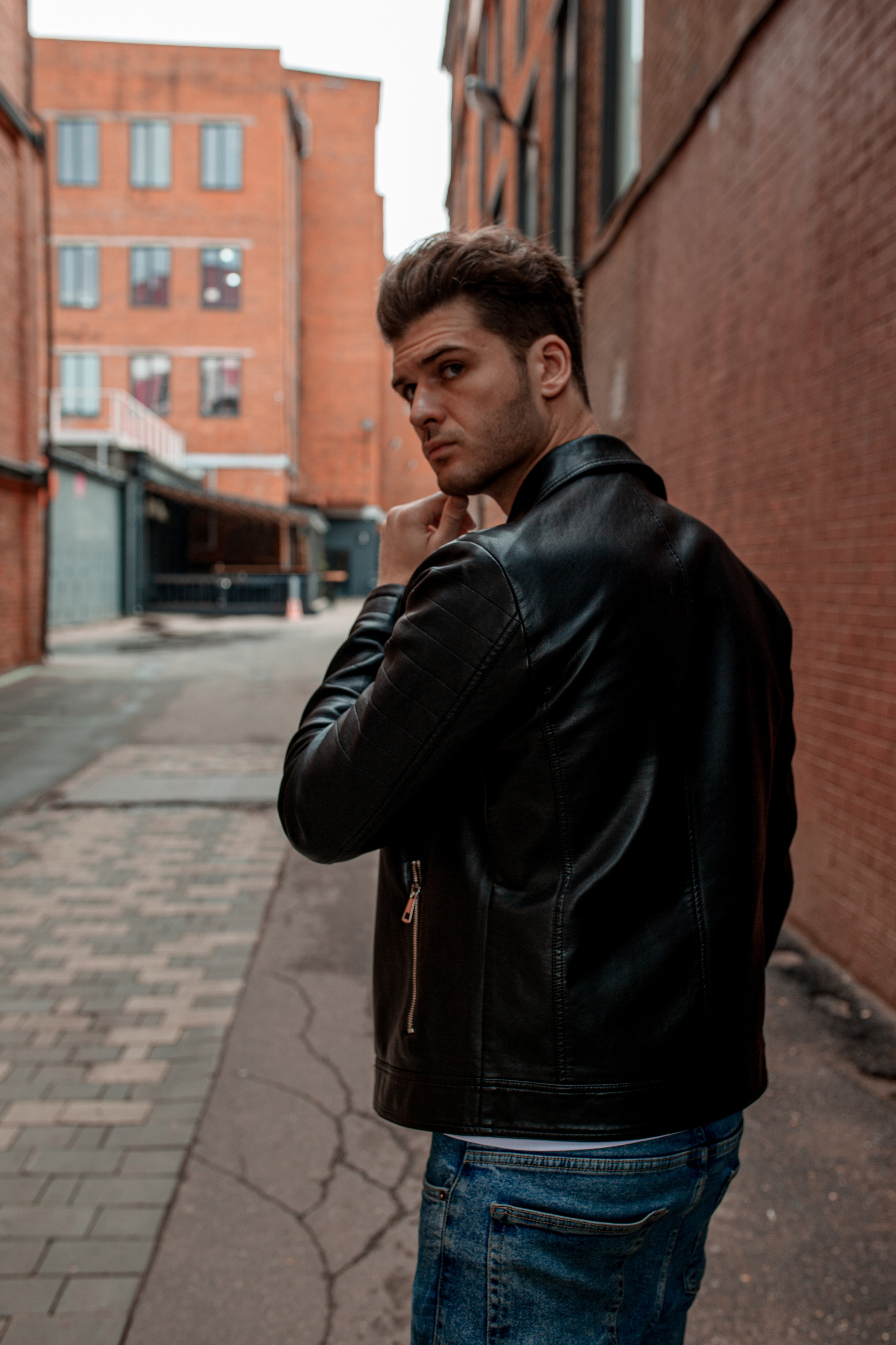 Фотосессия актёра Владислава Картамышева в арт-пространстве Флакон. Фотограф в Москве Анна Яковлева