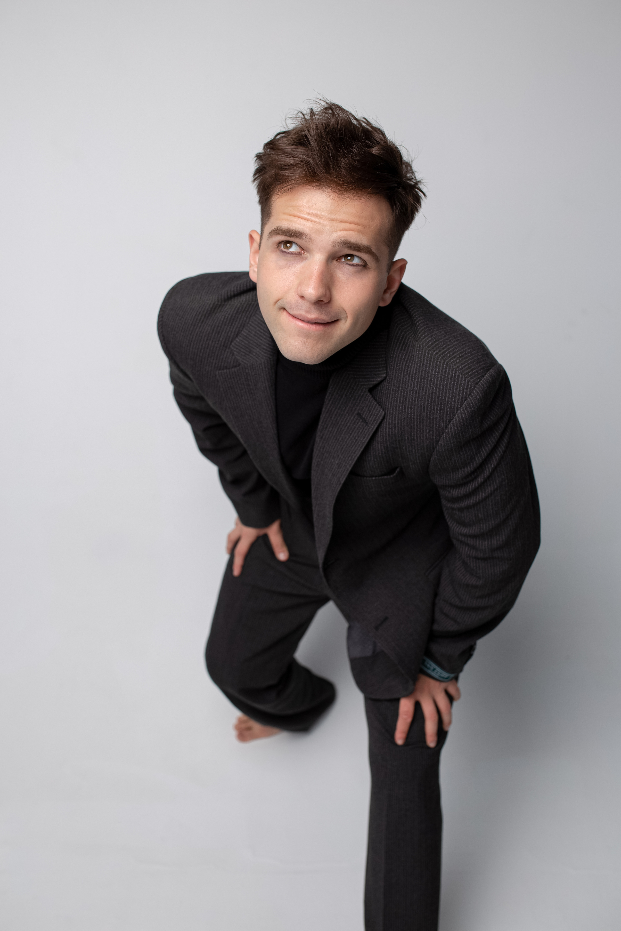 Фотосессия актёра Владислава Чербаева в студии с противогазом и без. Фотограф в Москве Анна Яковлева