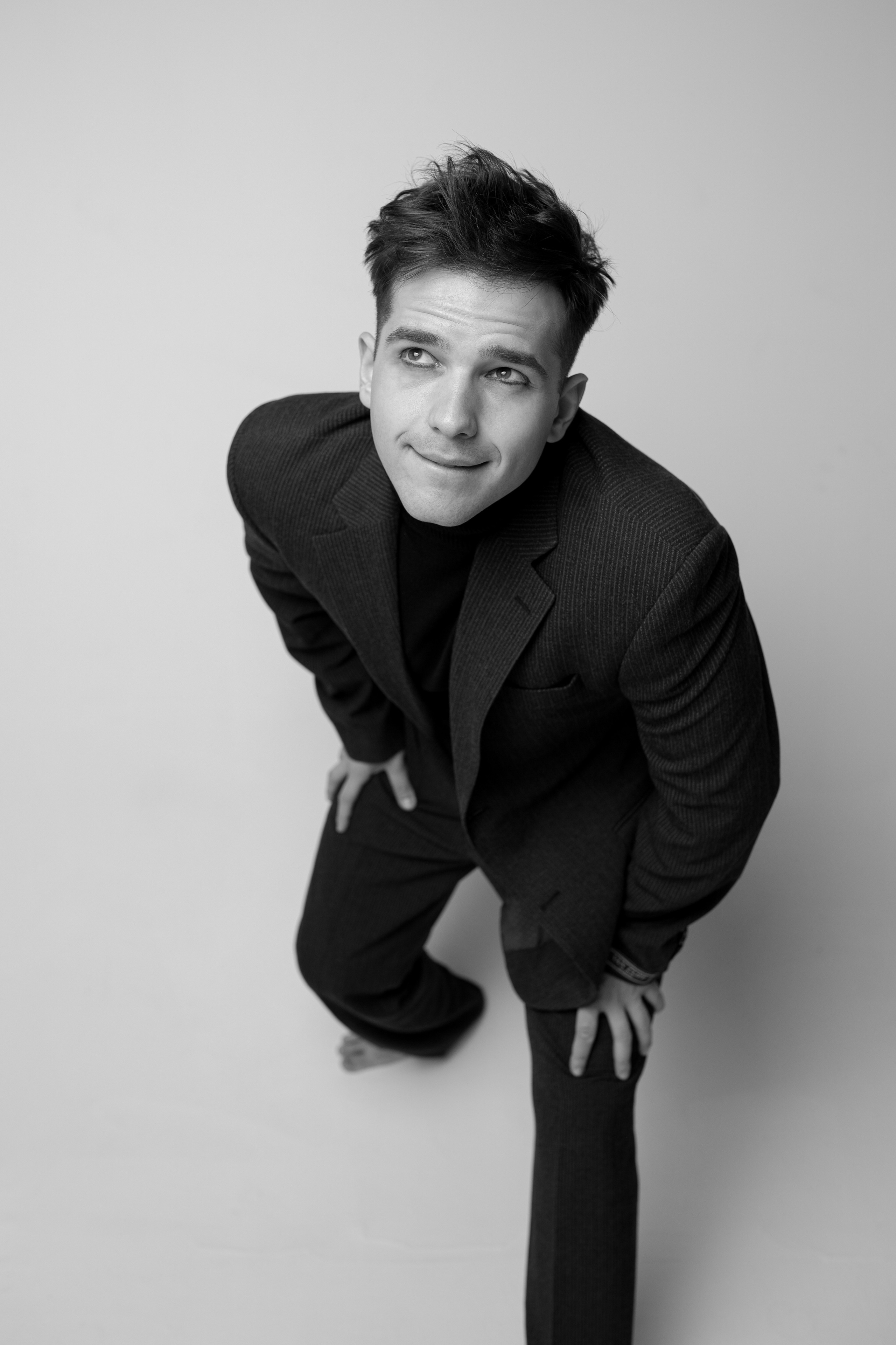 Фотосессия актёра Владислава Чербаева в студии с противогазом и без. Фотограф в Москве Анна Яковлева