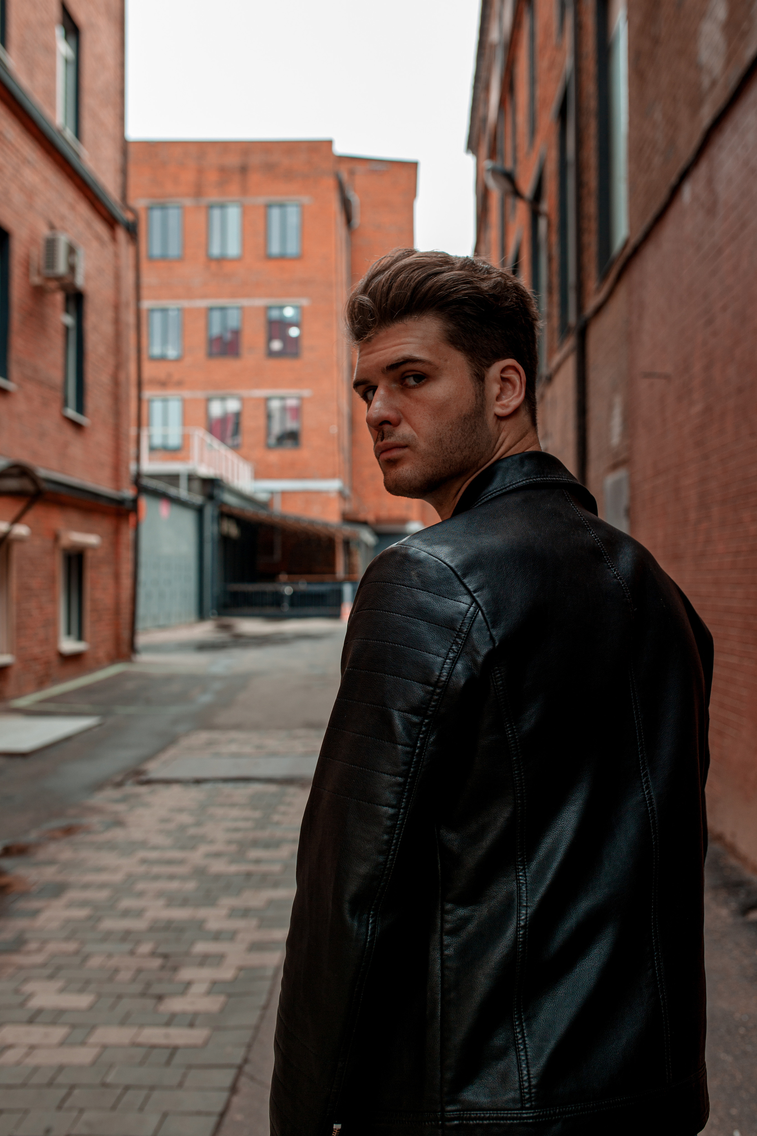 Фотосессия актёра Владислава Картамышева в арт-пространстве Флакон. Фотограф в Москве Анна Яковлева