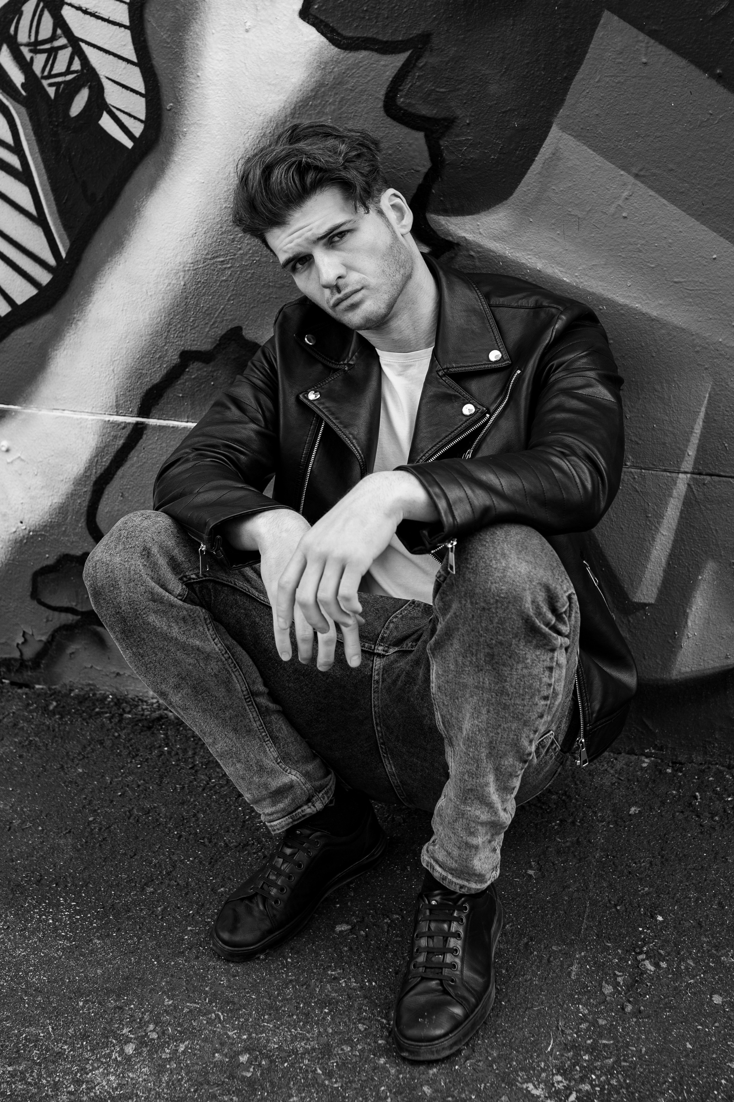 Фотосессия актёра Владислава Картамышева в арт-пространстве Флакон. Фотограф в Москве Анна Яковлева