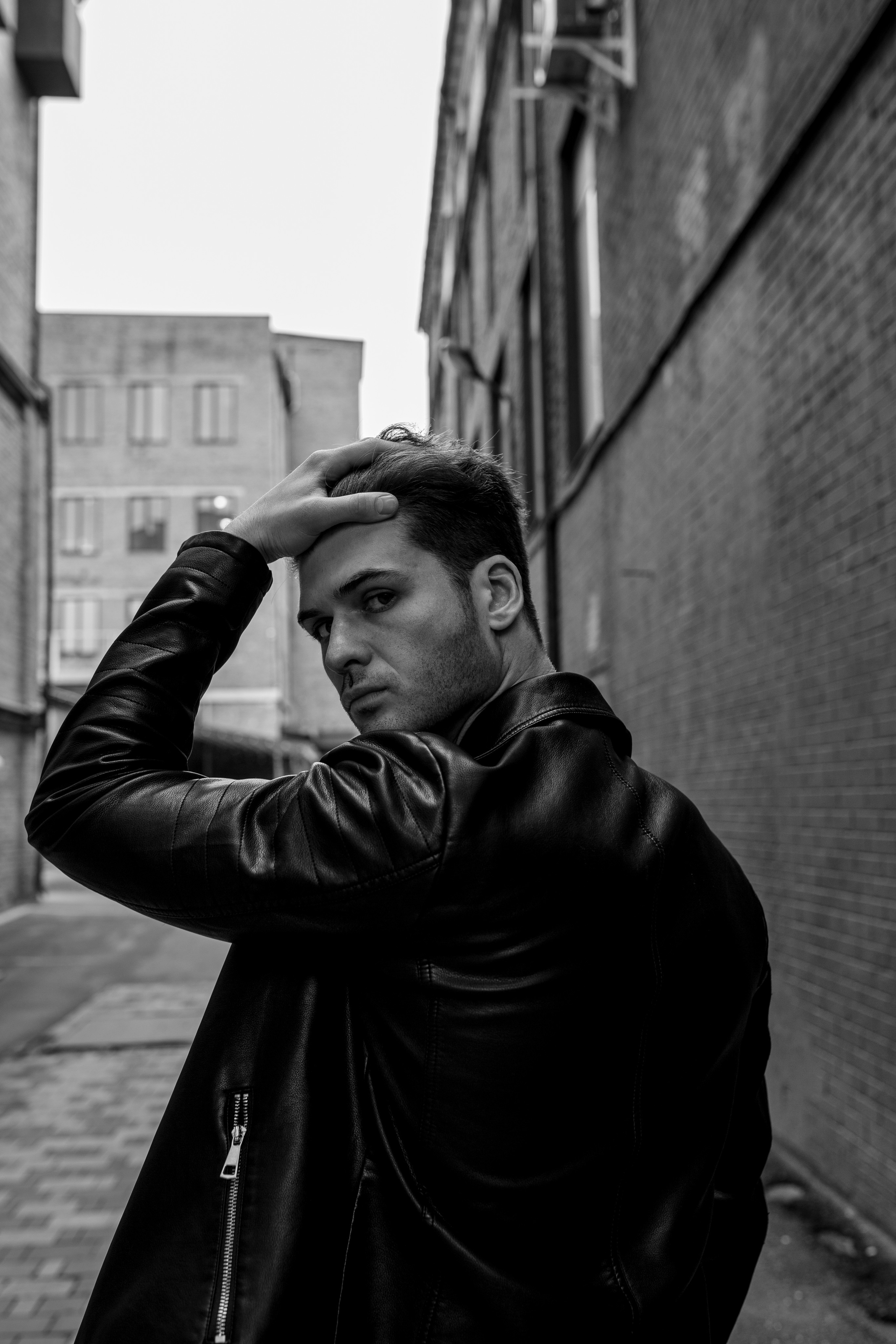 Фотосессия актёра Владислава Картамышева в арт-пространстве Флакон. Фотограф в Москве Анна Яковлева