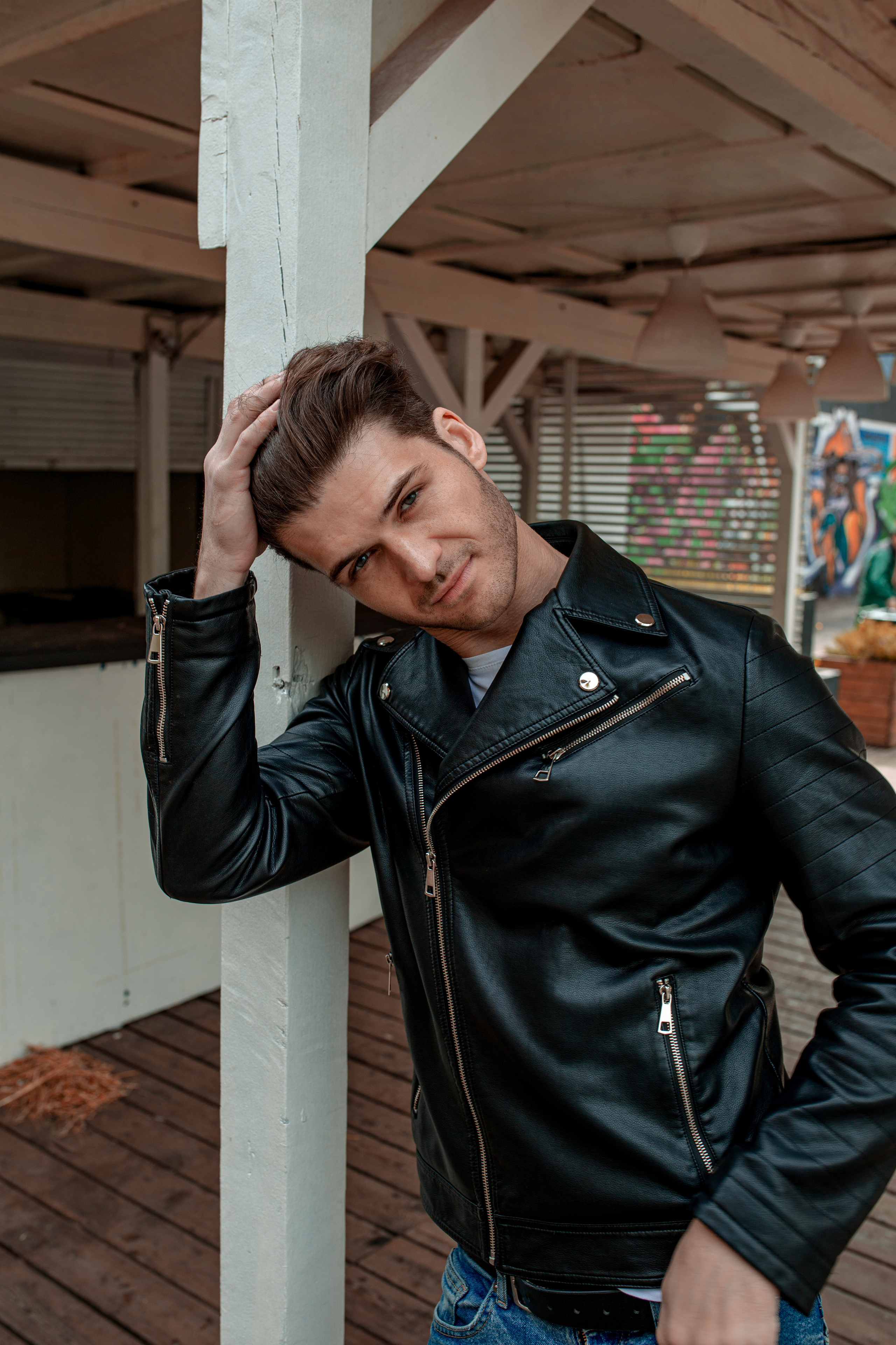 Фотосессия актёра Владислава Картамышева в арт-пространстве Флакон. Фотограф в Москве Анна Яковлева