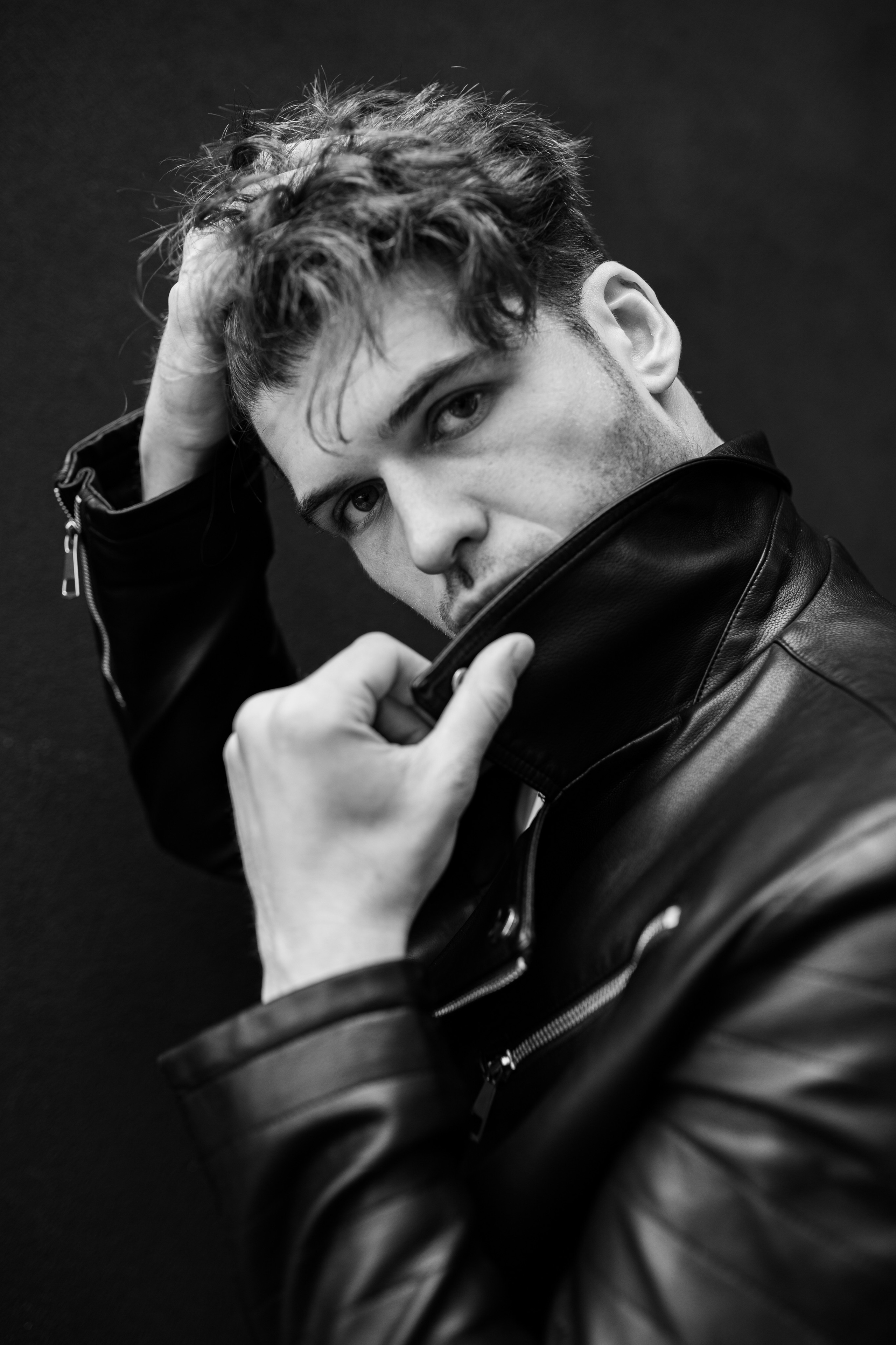 Фотосессия актёра Владислава Картамышева в арт-пространстве Флакон. Фотограф в Москве Анна Яковлева