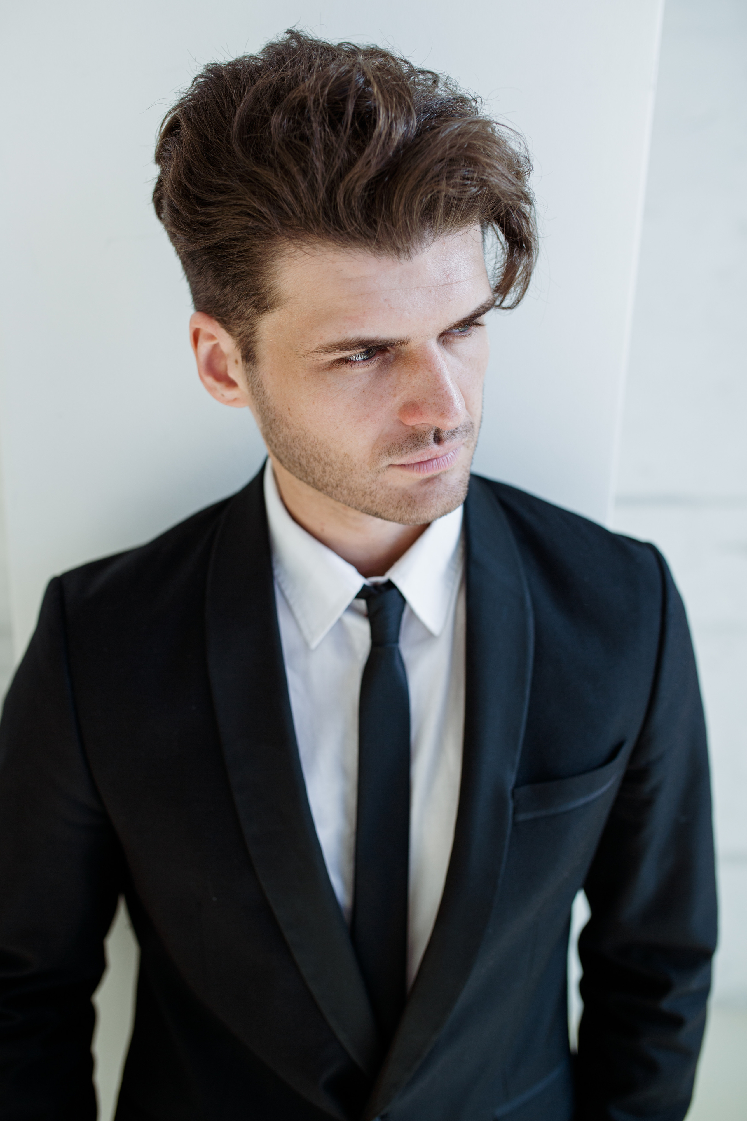 Фотосессия актёра Владислава Картамышева в арт-пространстве Флакон. Фотограф в Москве Анна Яковлева