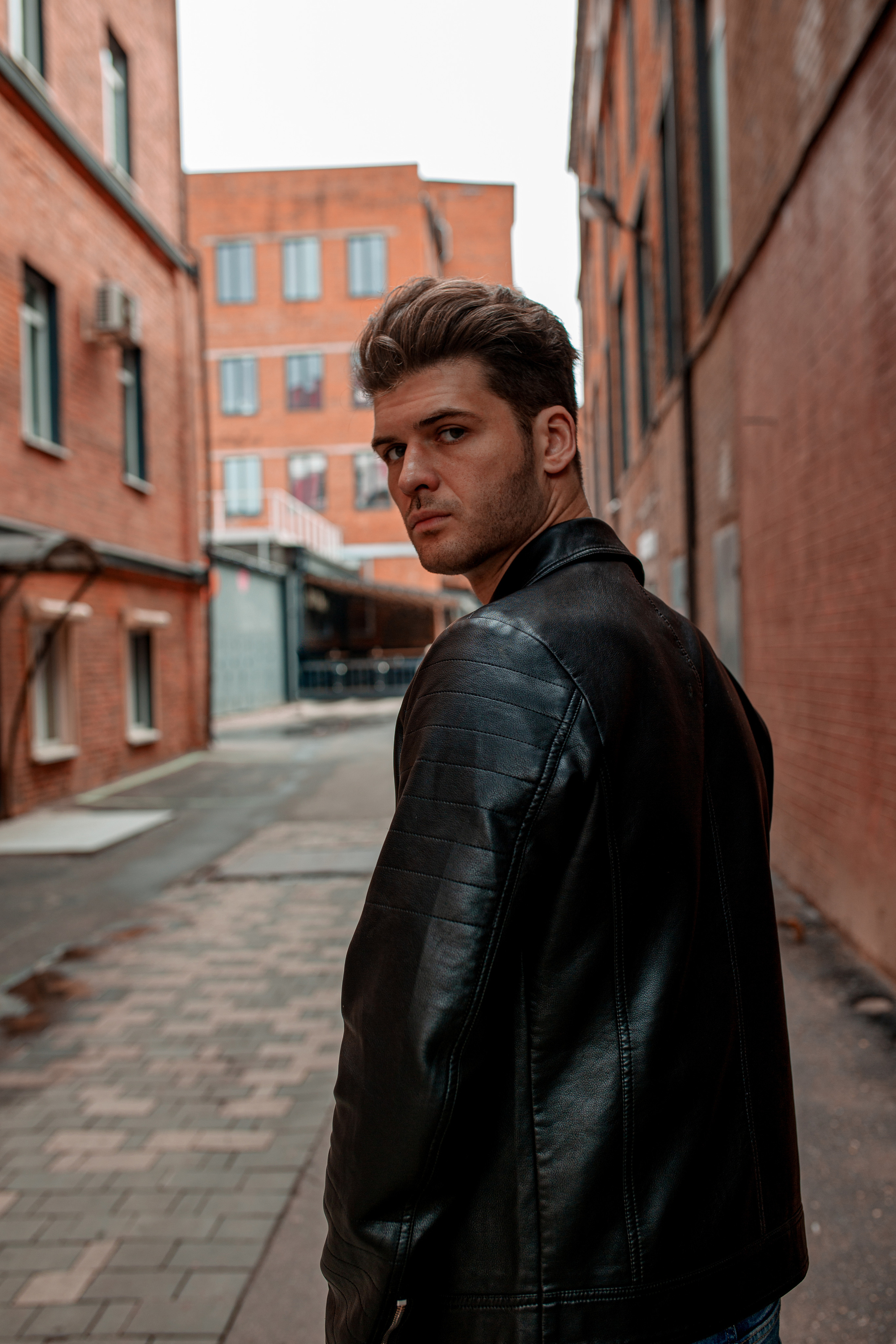 Фотосессия актёра Владислава Картамышева в арт-пространстве Флакон. Фотограф в Москве Анна Яковлева