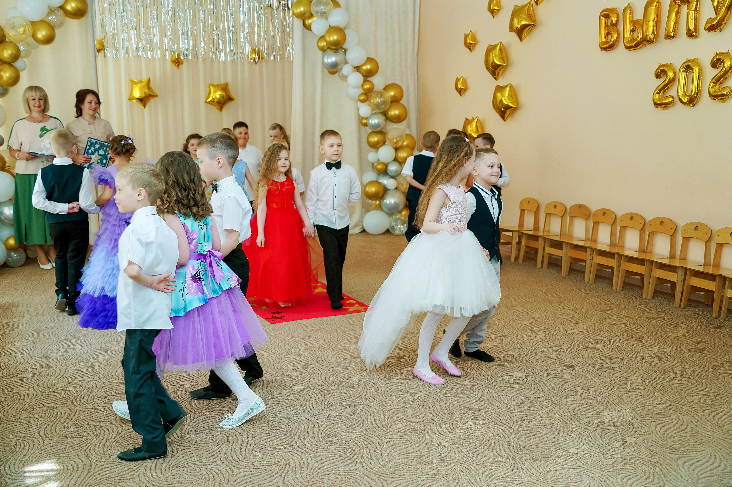 Фотосъемка видеосъёмка фотограф видеооператор новогодних утренников  в. Фотограф, видеооператор Нина Коршунова