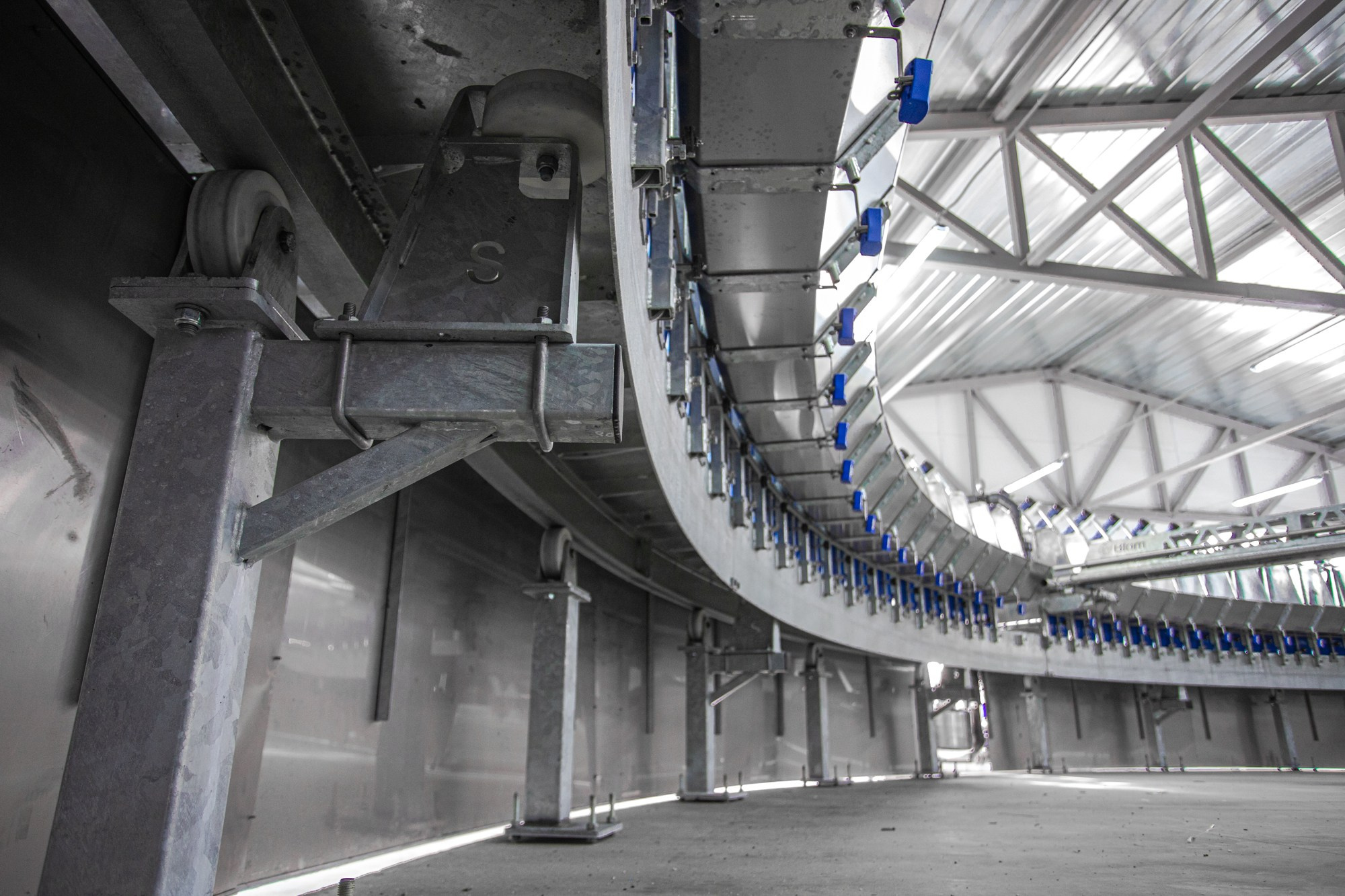 Открытие карусели для дойки скота. Репортажный, промышленный и маркетплейс-фотограф Дмитрий Чернат