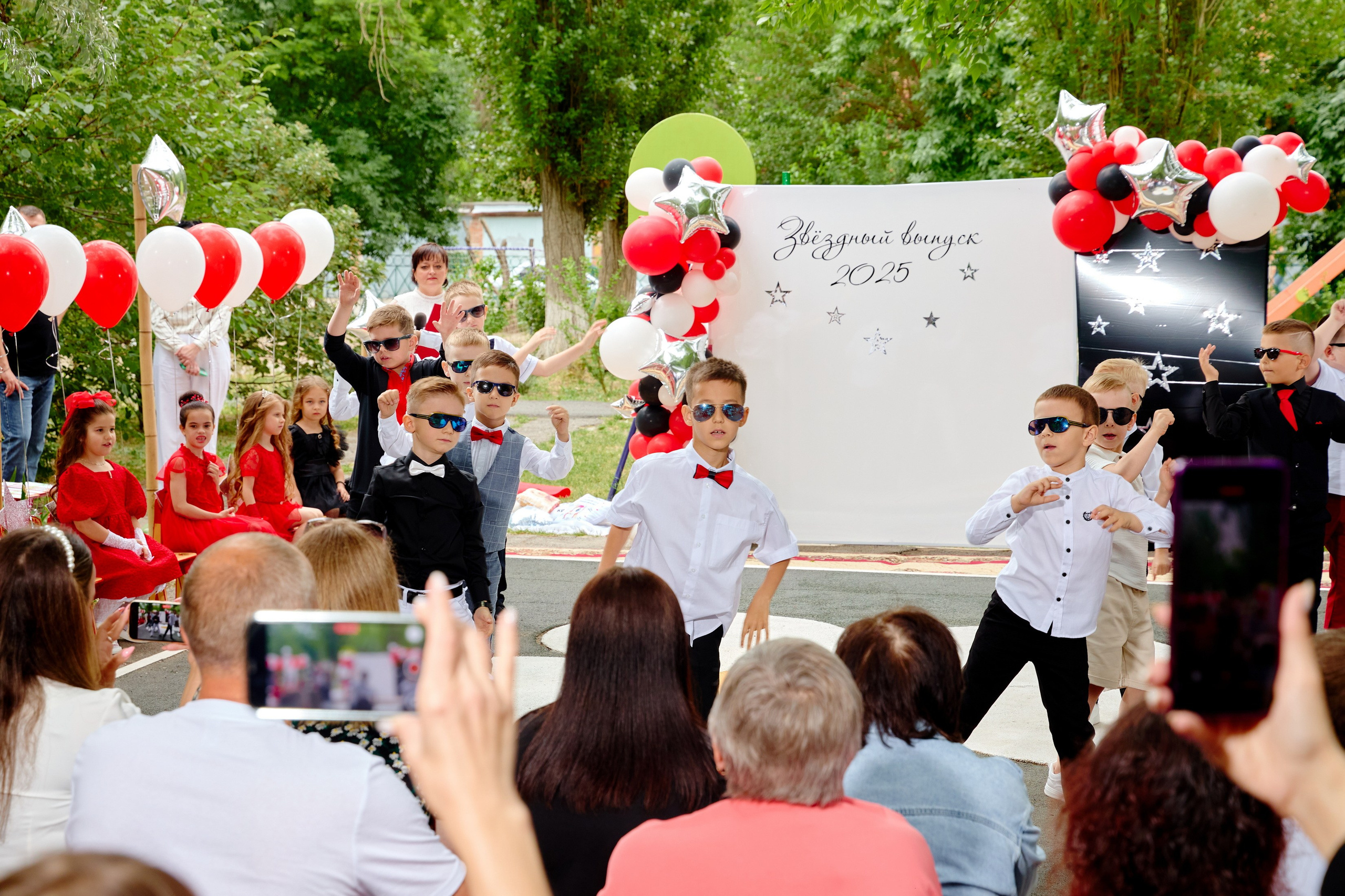 Выпускной 45 сад. Фотограф Выпускные альбомы Таганрог Сергей Коробченко