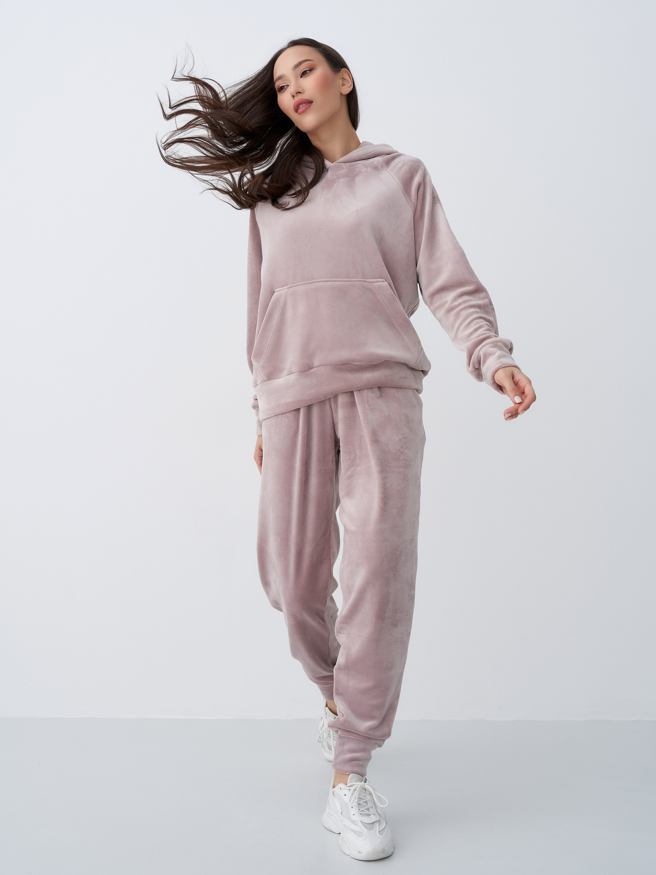 Анастасия З. Контент для маркетплейсов и соцсетей. Фото и видео съемка