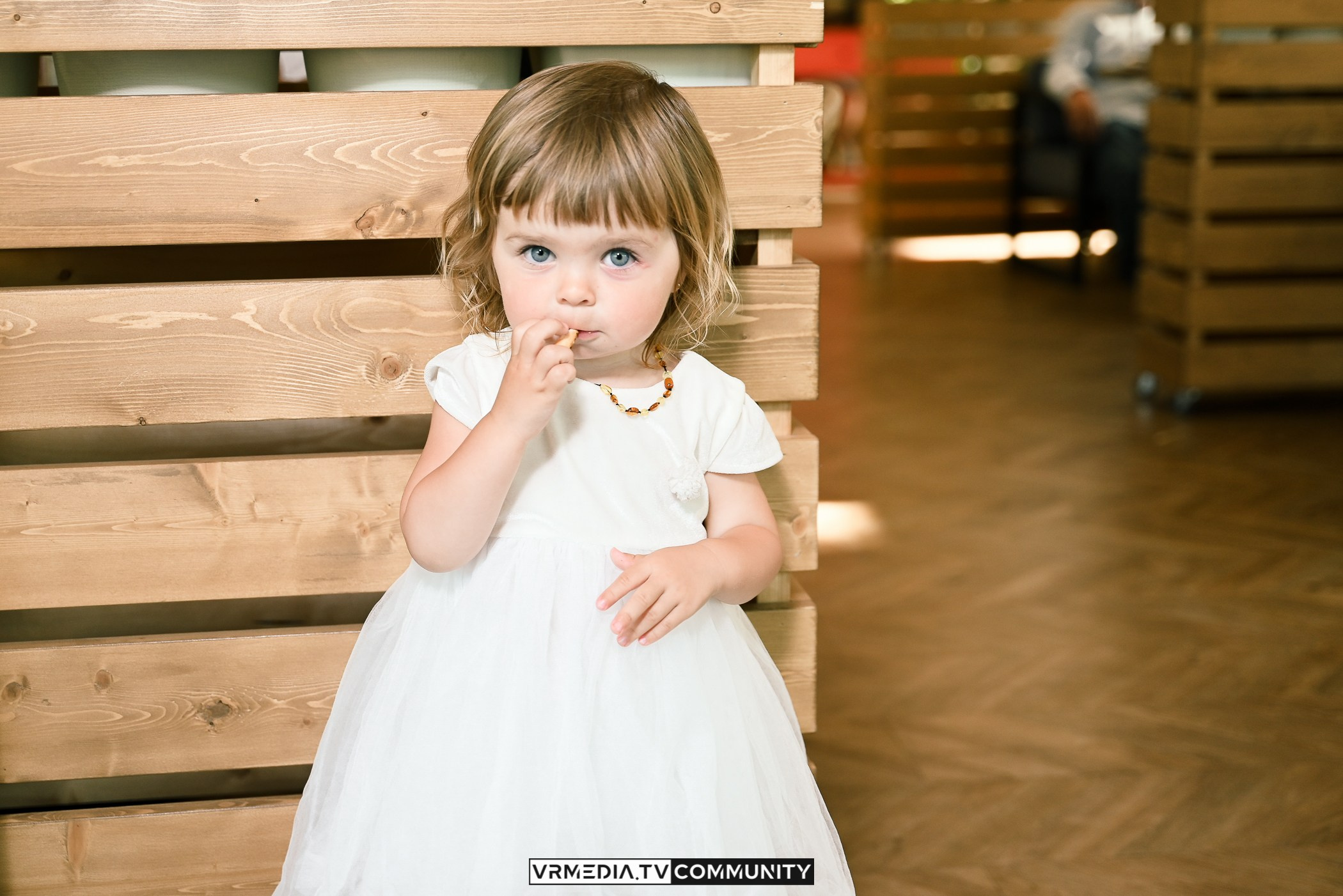 Ресторан «Volna»: Вокальный вечер на летней веранде «Хочу на дачу»