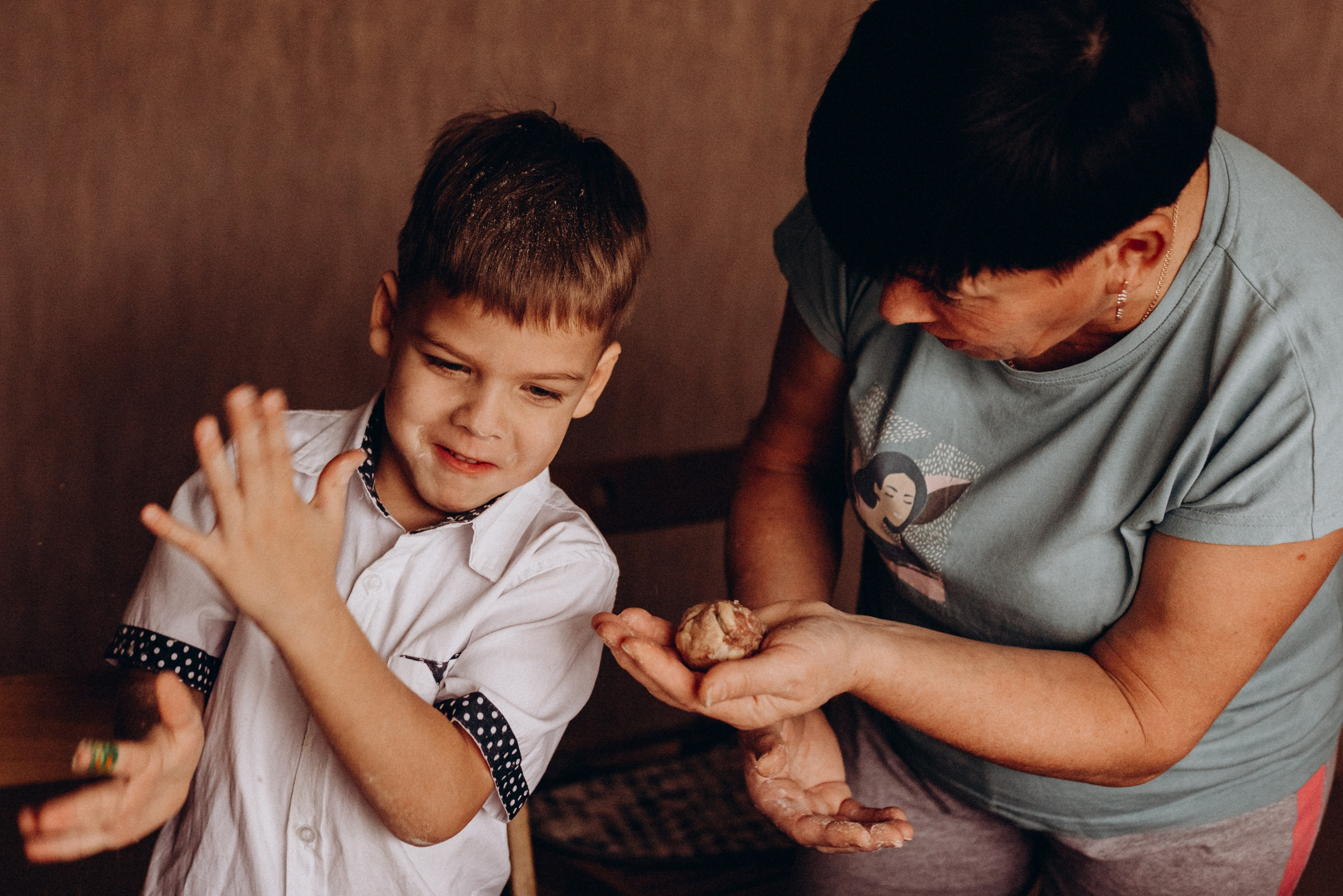 Бабушка с внуками. Семейный фотограф lifestyle в Новосибирске Елена Шпилевая
