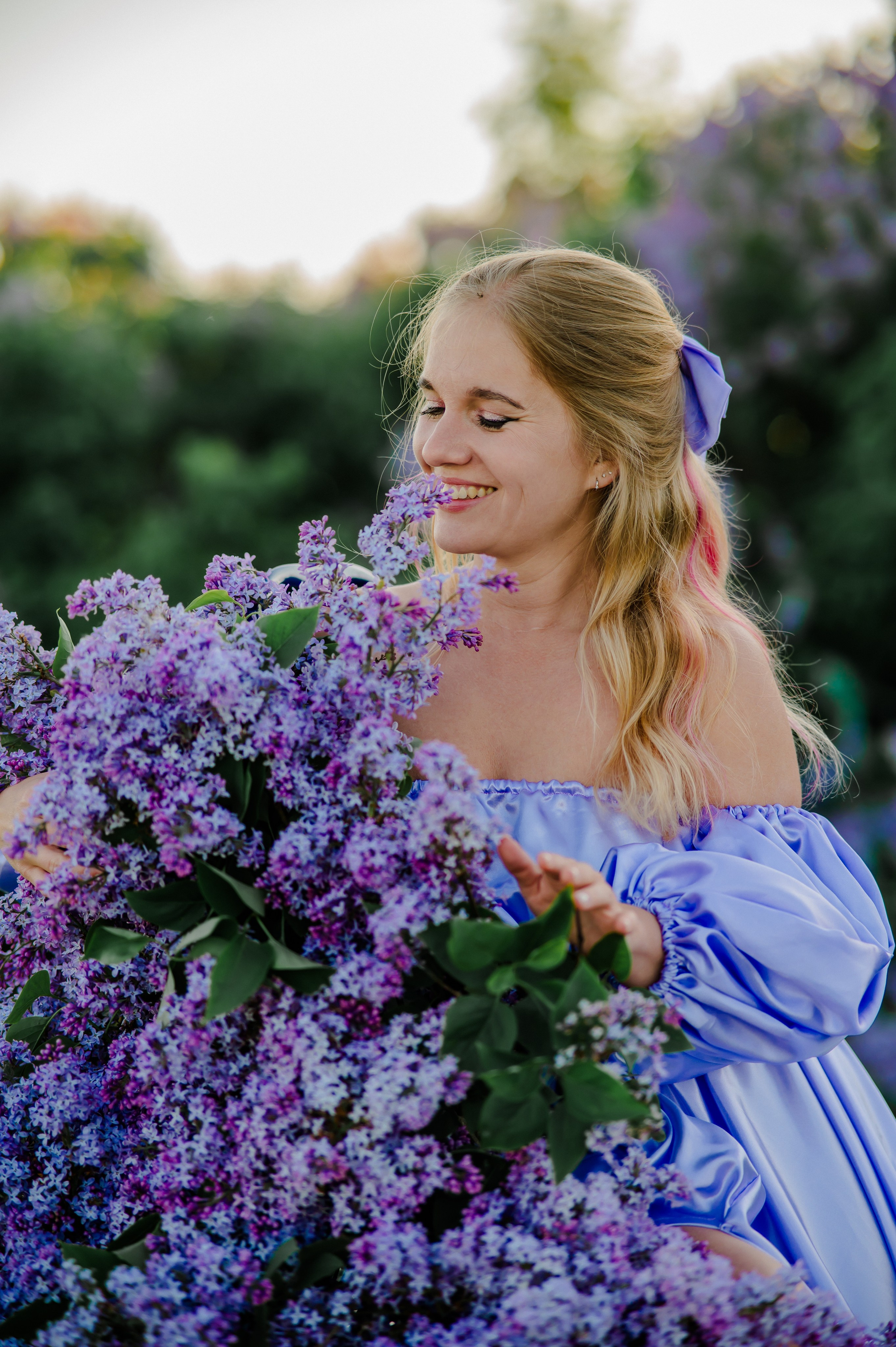 Юлия и сирень. Свадебный и семейный фотограф Евгения Кононова