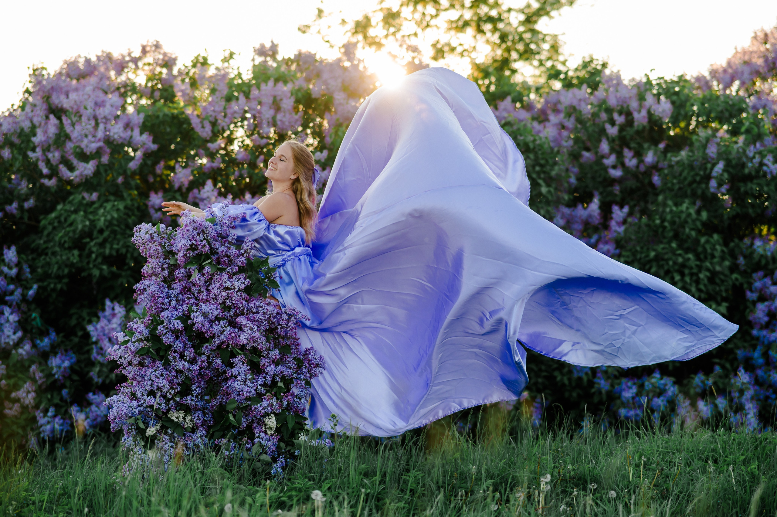 Юлия и сирень. Свадебный и семейный фотограф Евгения Кононова