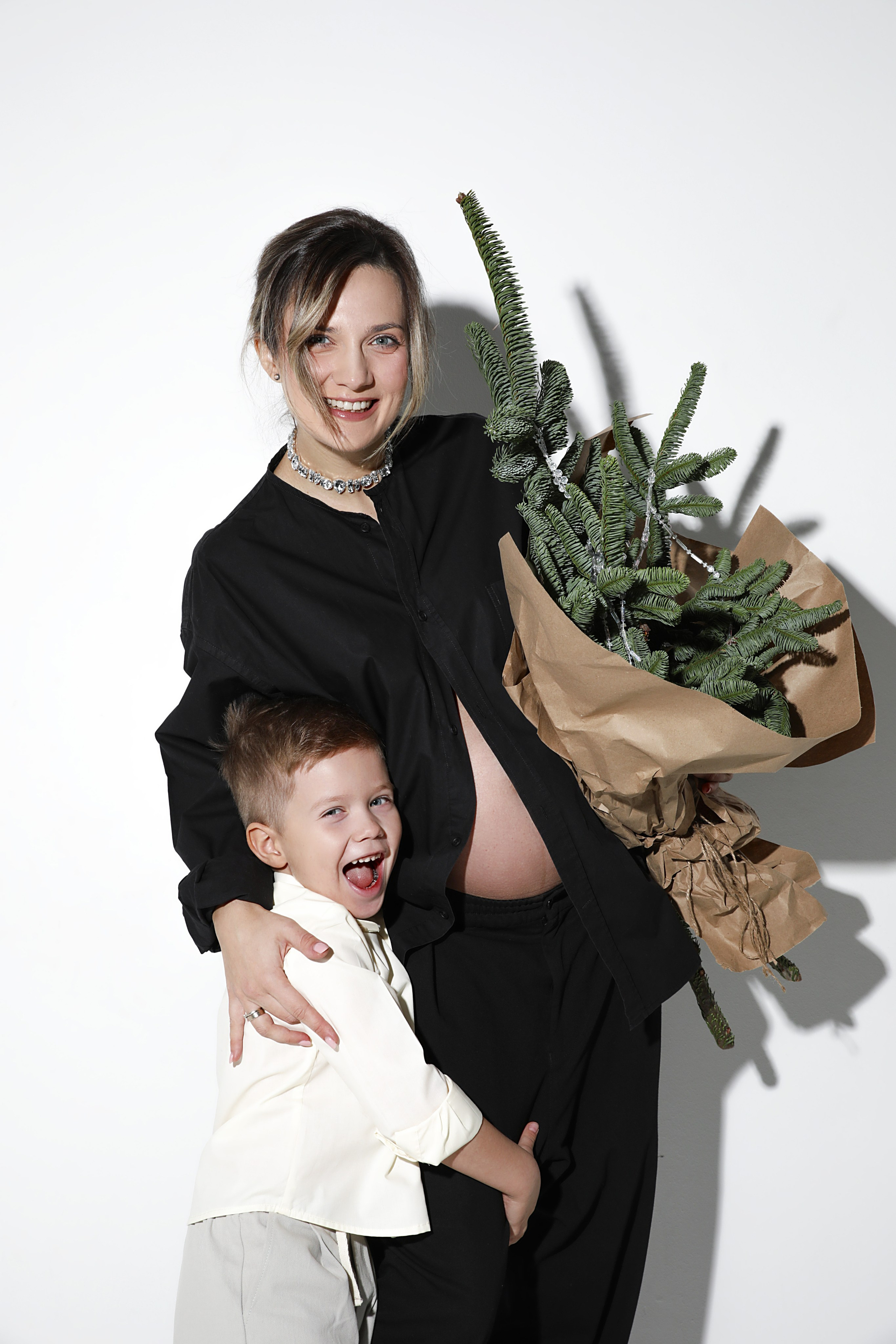 Кирилл, Настя, Рома+1. Главная