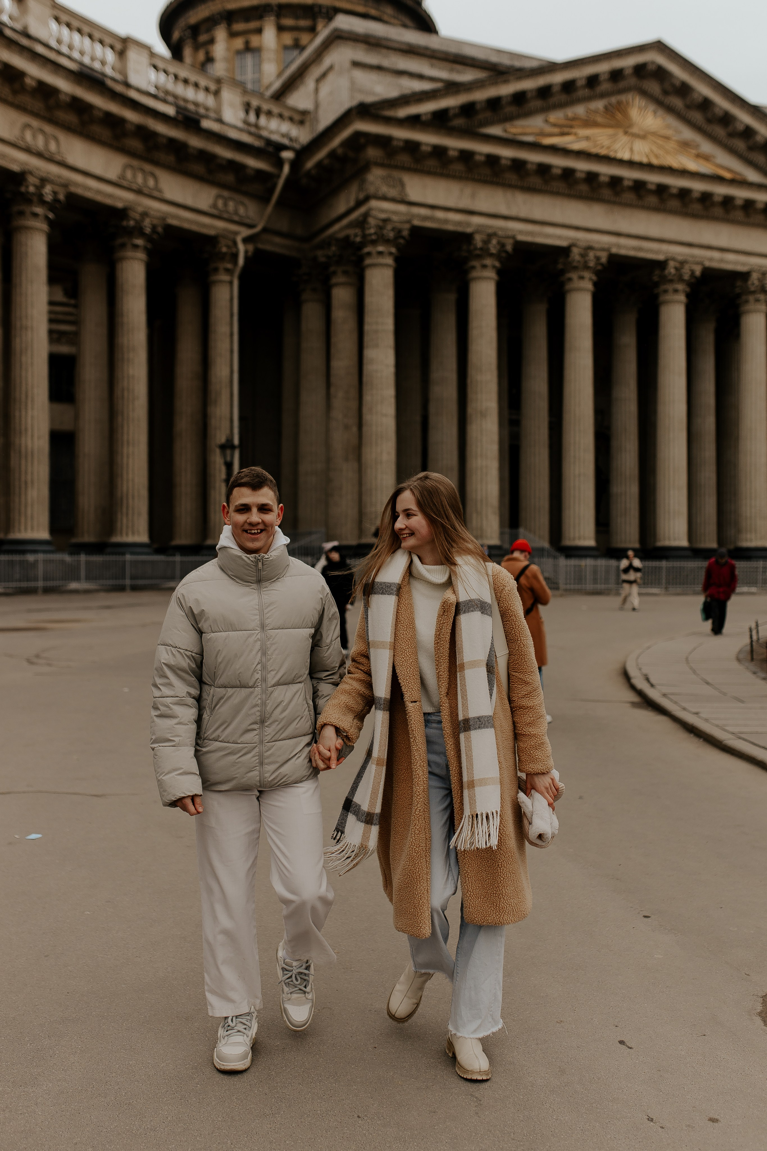 Лавстори у Казанского собора. Фотограф в Санкт-Петербурге Лиза Семченкова