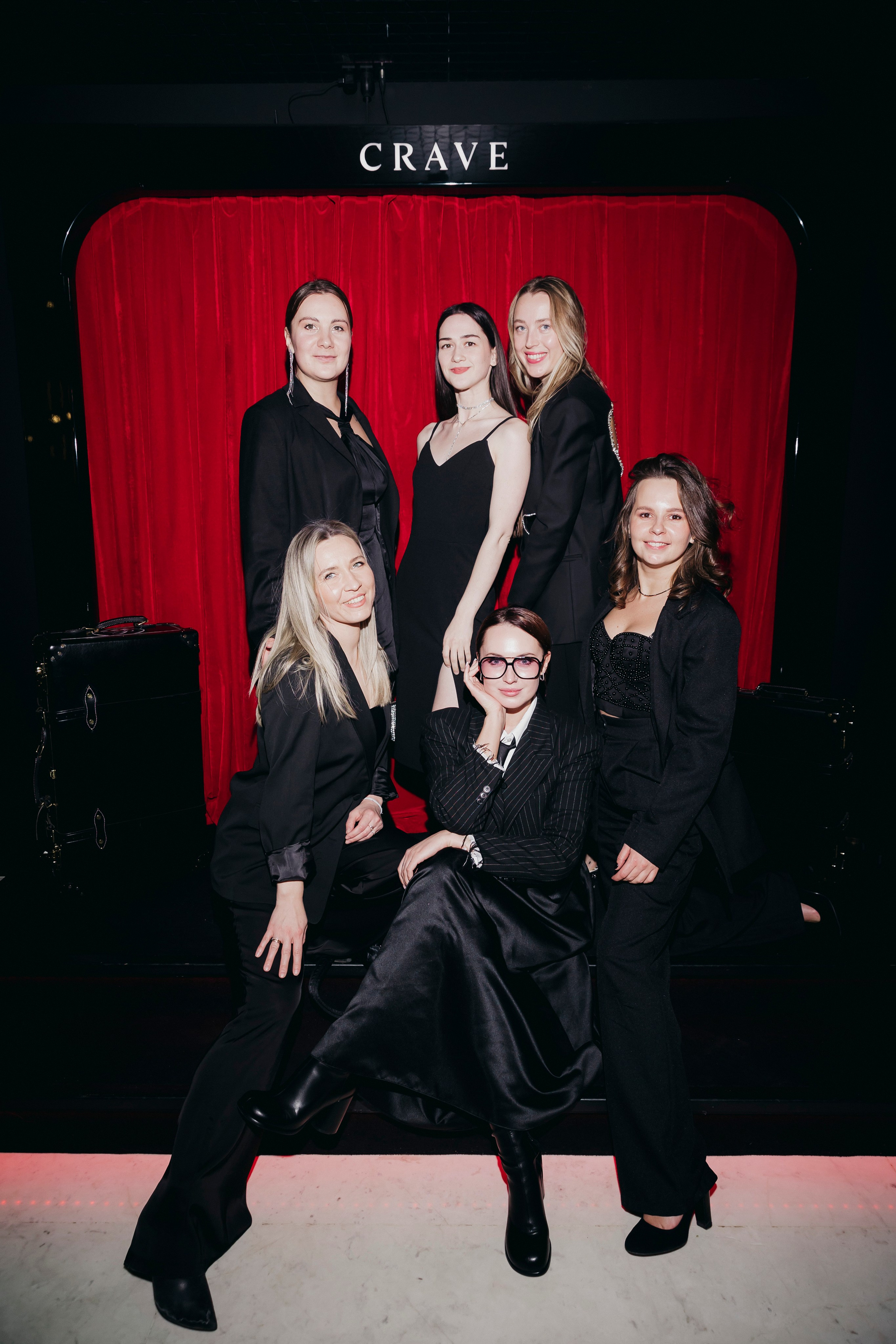 Erborian Russia, CRAVE Theatre, Moscow. «Птичка на проводе»: информационный портал в Москве