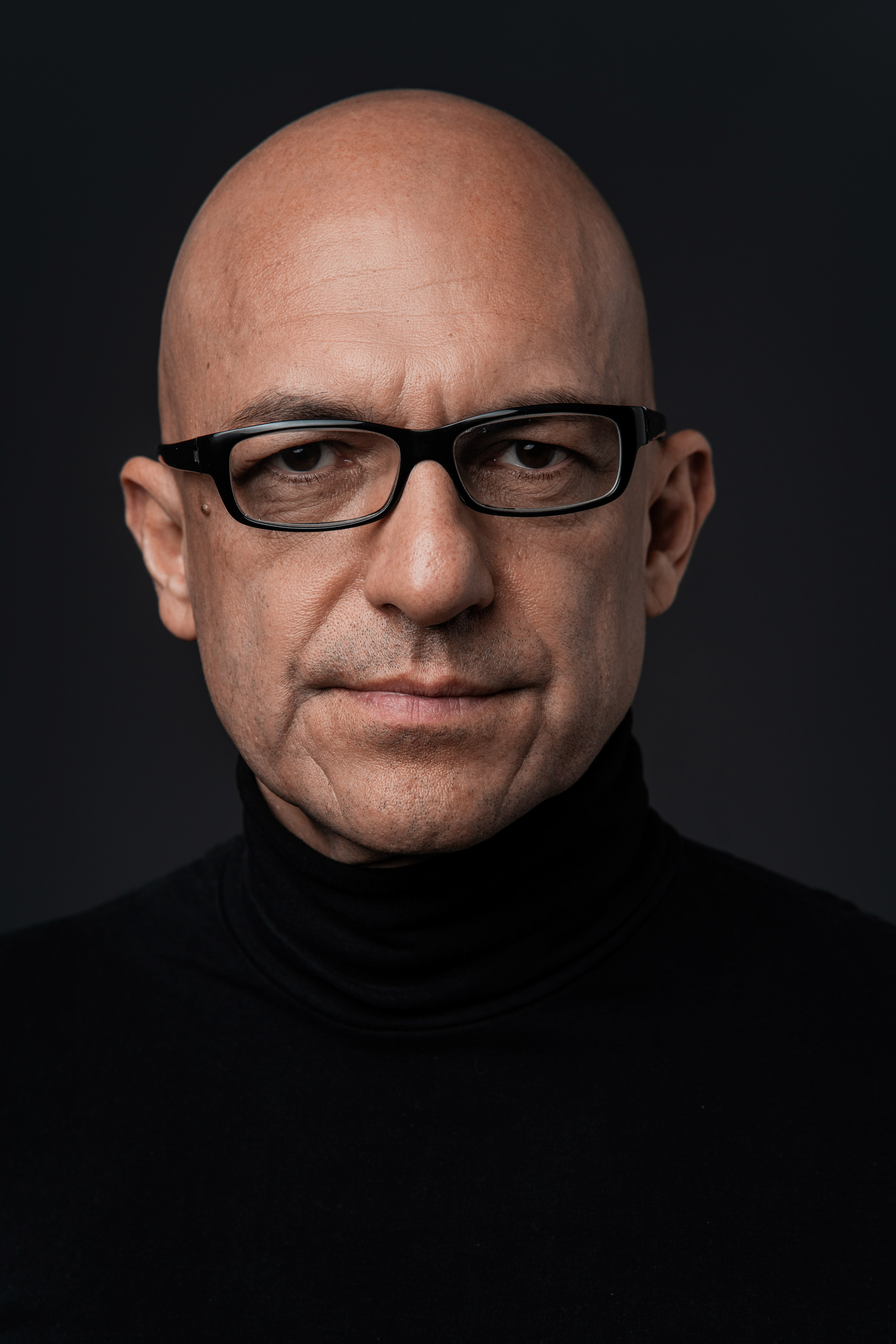 Business photoshoot. Portrait photographer Moscow, UAE, Oleg Koshmarov