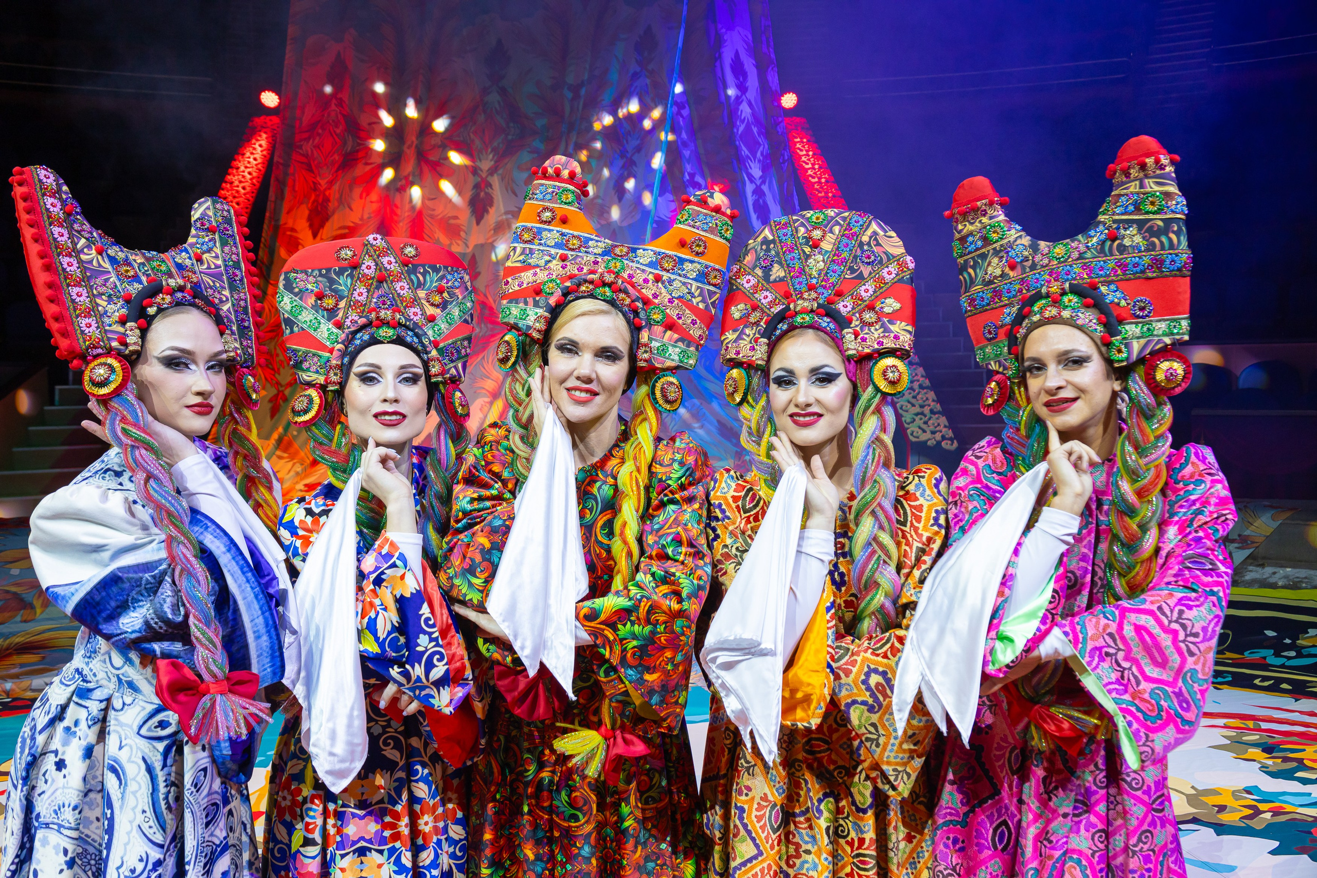 Цирк Жар Птица. Афиша. Семейный и Свадебный фотограф в Сочи