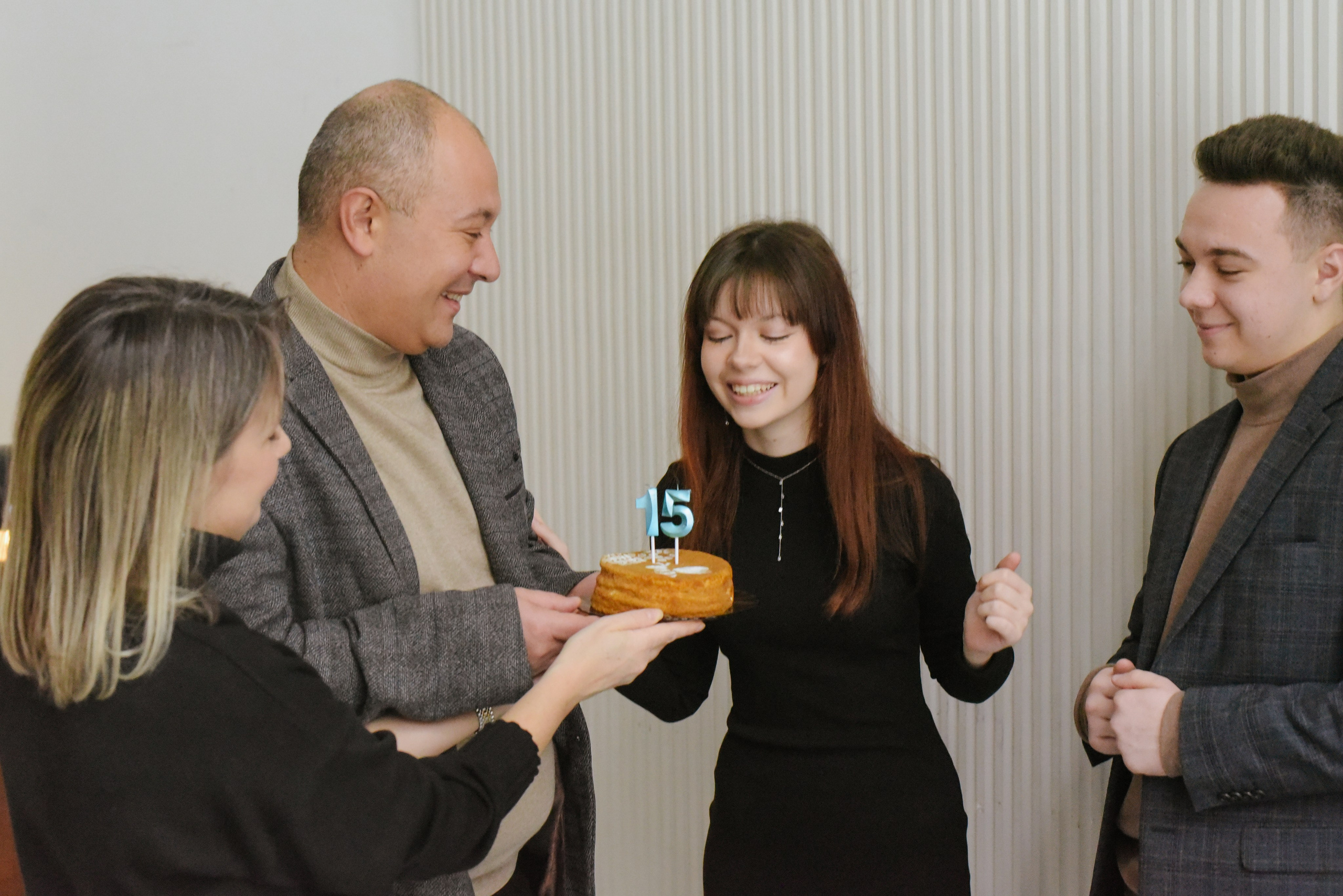 Молодые родители и взрослые дети. Фотограф Лола Волна, город Москва