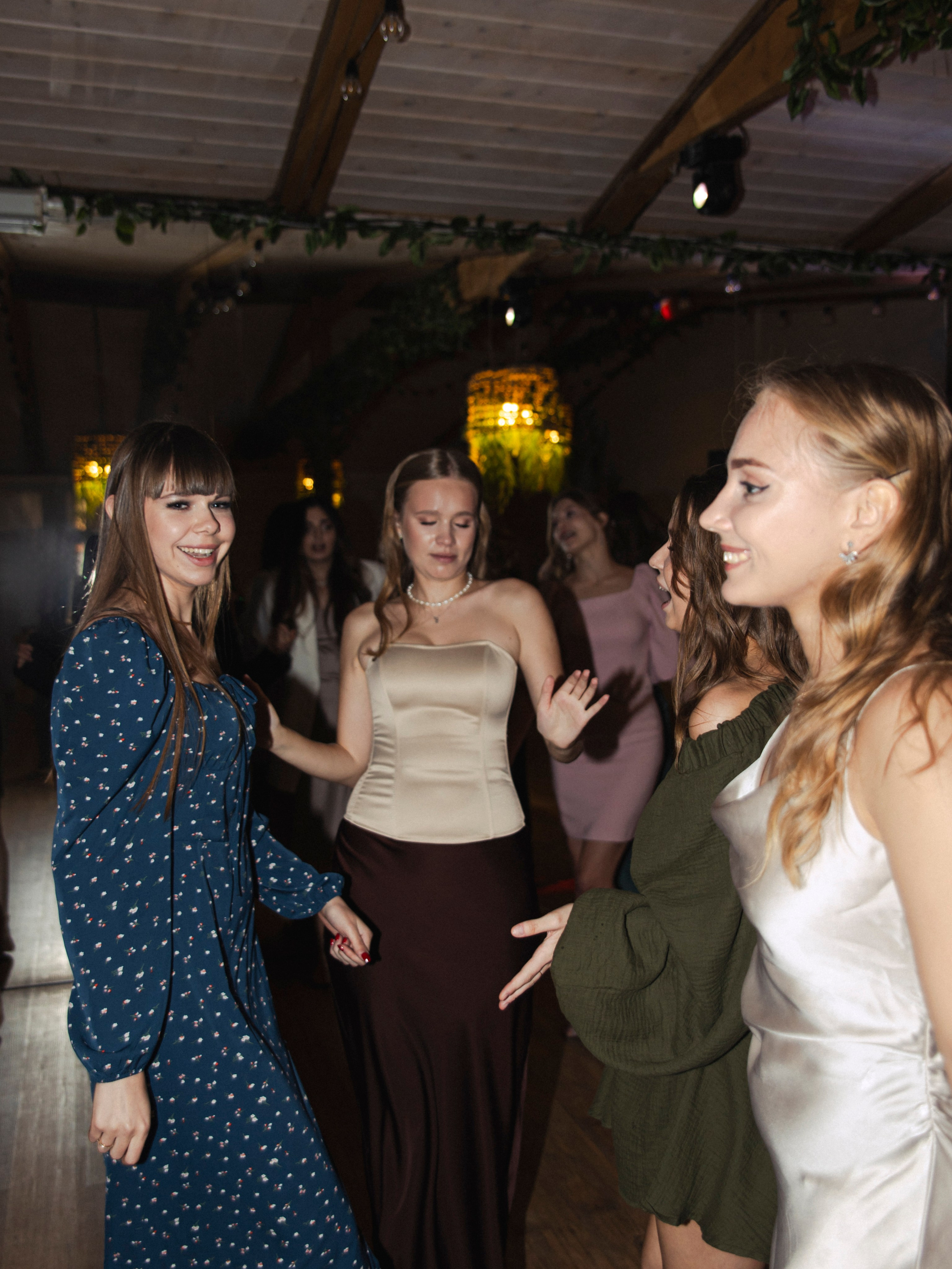 Выездная регистрация в Любогорье. Фотограф СПБ Засорина Юлия