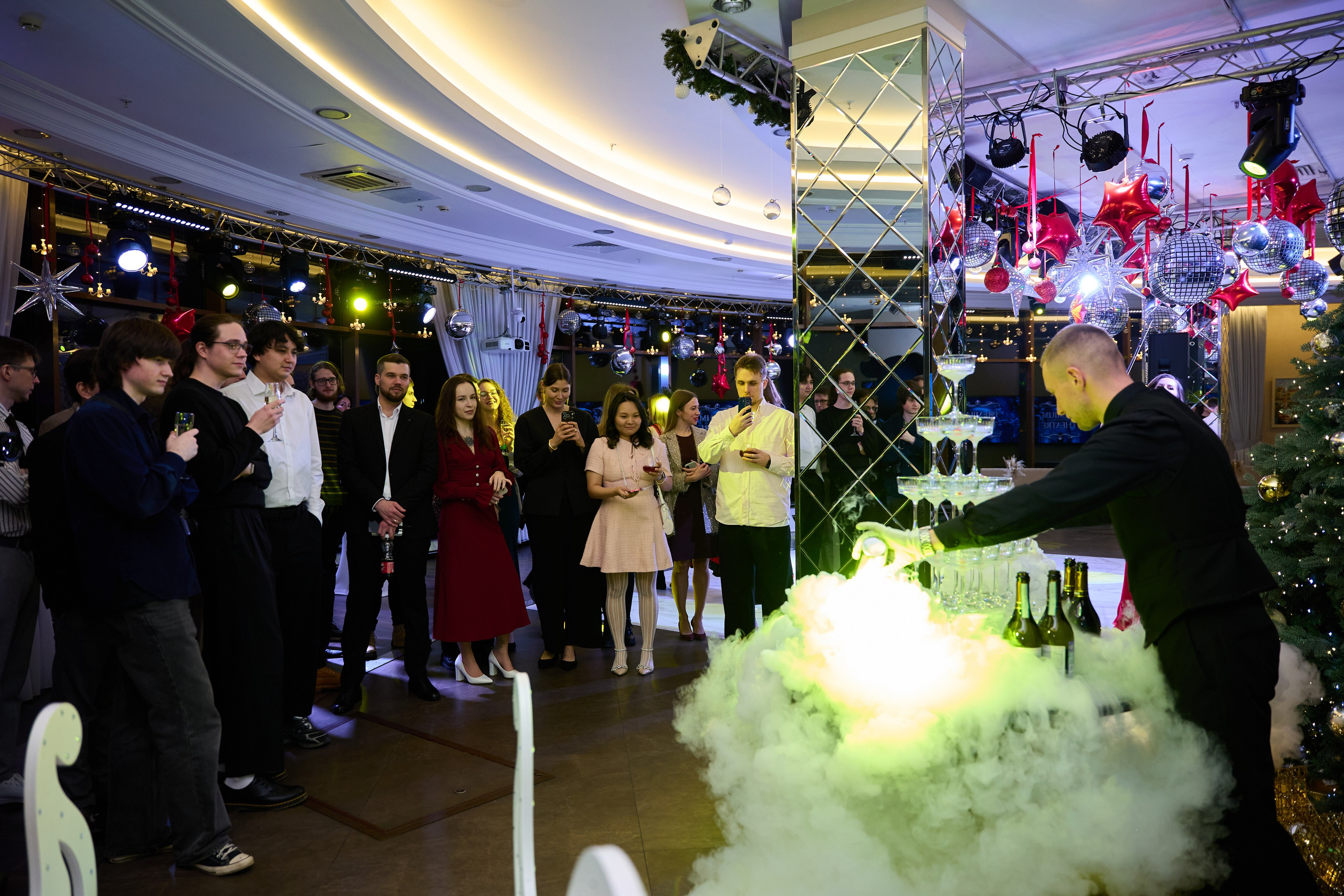 Новогодний корпоратив в пространстве «360» в Санкт-Петербурге | Premium Theatre. Репортажный фотограф в Санкт-Петербурге — Федор Борисов | Съемка мероприятий