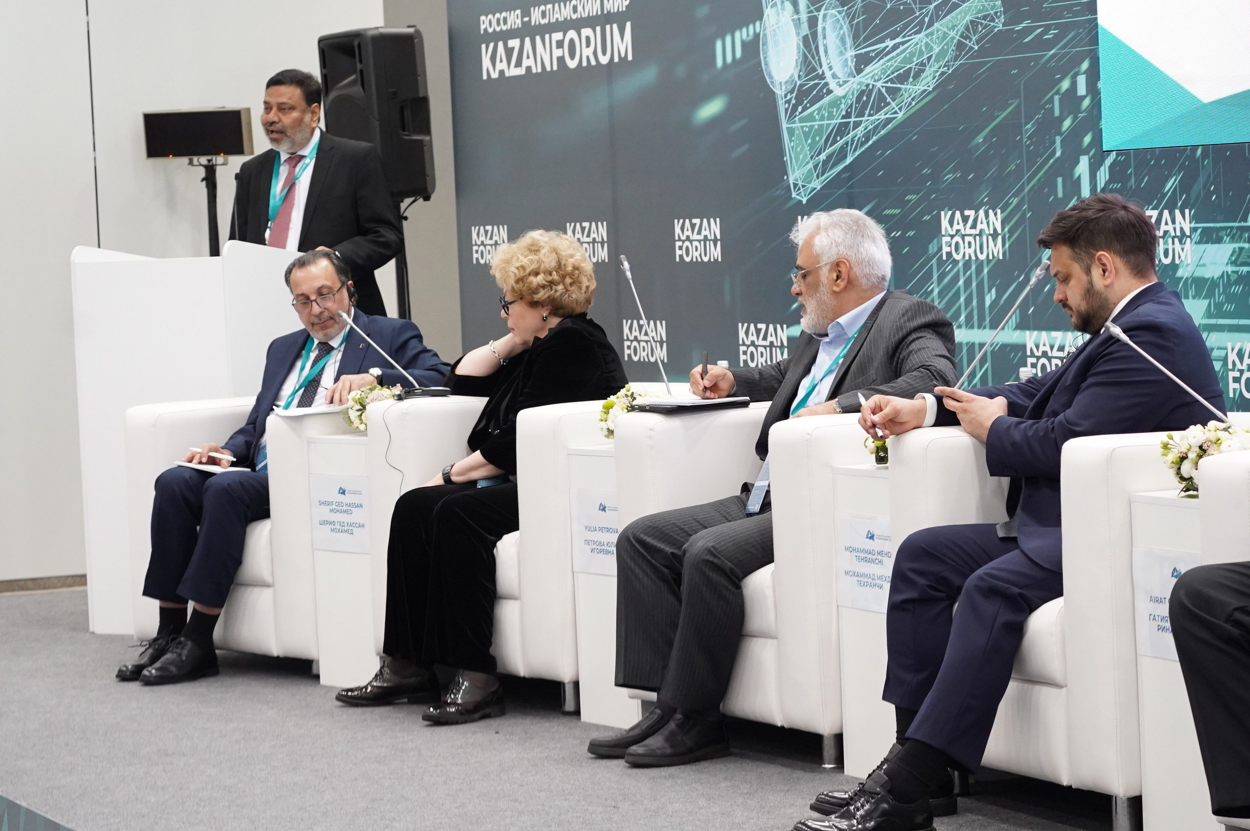 КОНФИРЕНЦИИ. Фотограф Рамиль Фасхутдинов