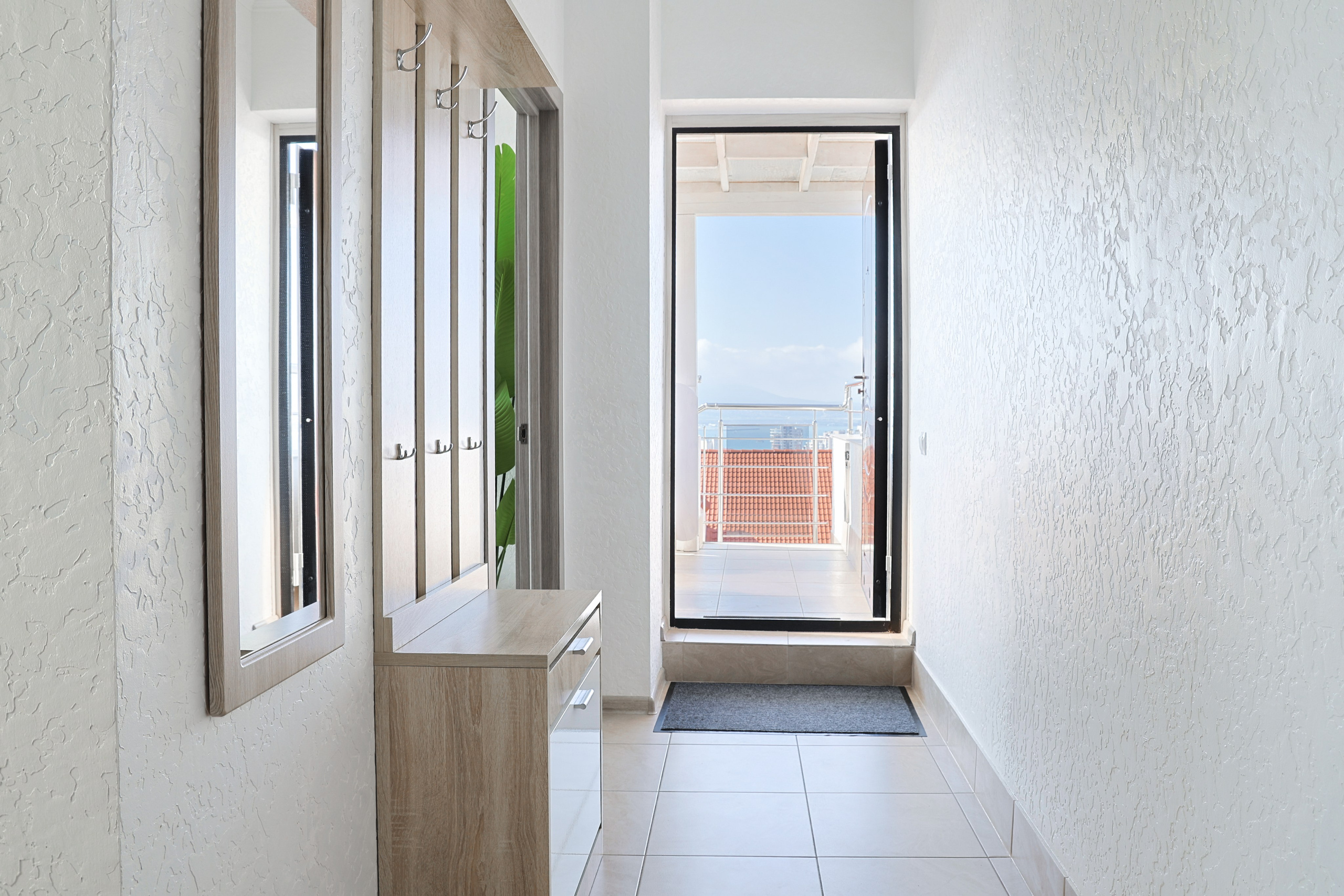 Подготовка к съёмке и фото номера в гостевом доме в Геленджике для посуточной аренды. Интерьерная съёмка и подготовка недвижимости к аренде/продаже. Геленджик, Краснодарский край — Юлия Софронова, Art Sea Homes