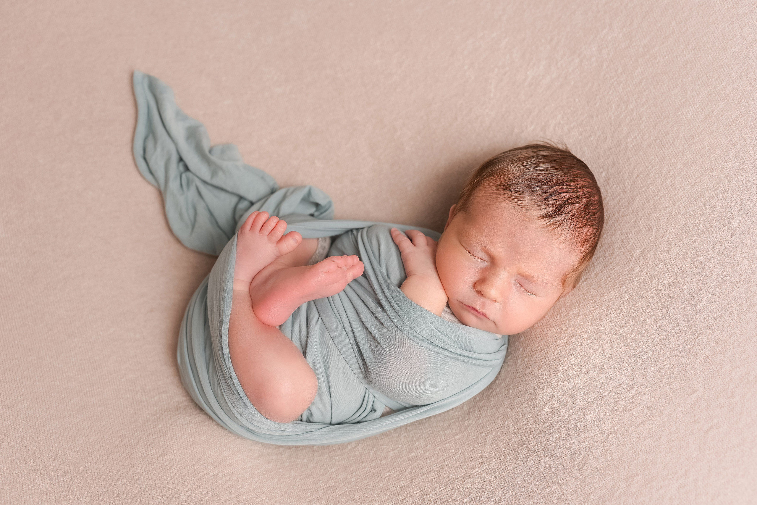Newborn. Фотограф новорожденных и детский фотограф в Екатеринбурге Ксени