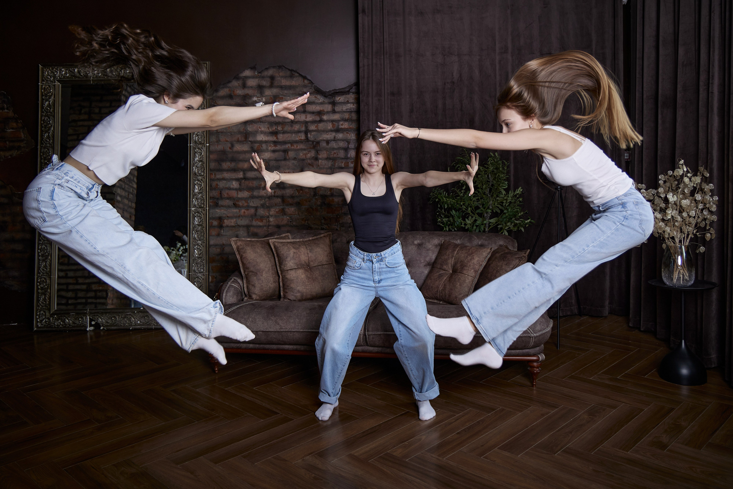 Веселые девчонки