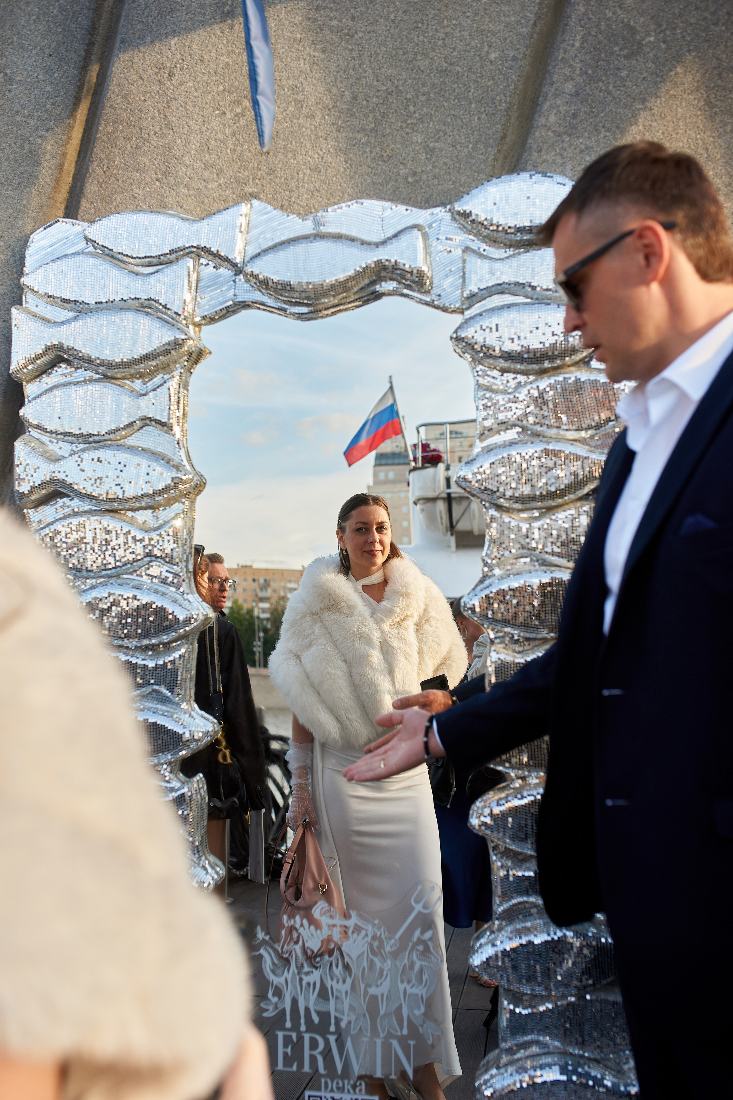 Свадебная прогулка на корабле, по Москве-реке