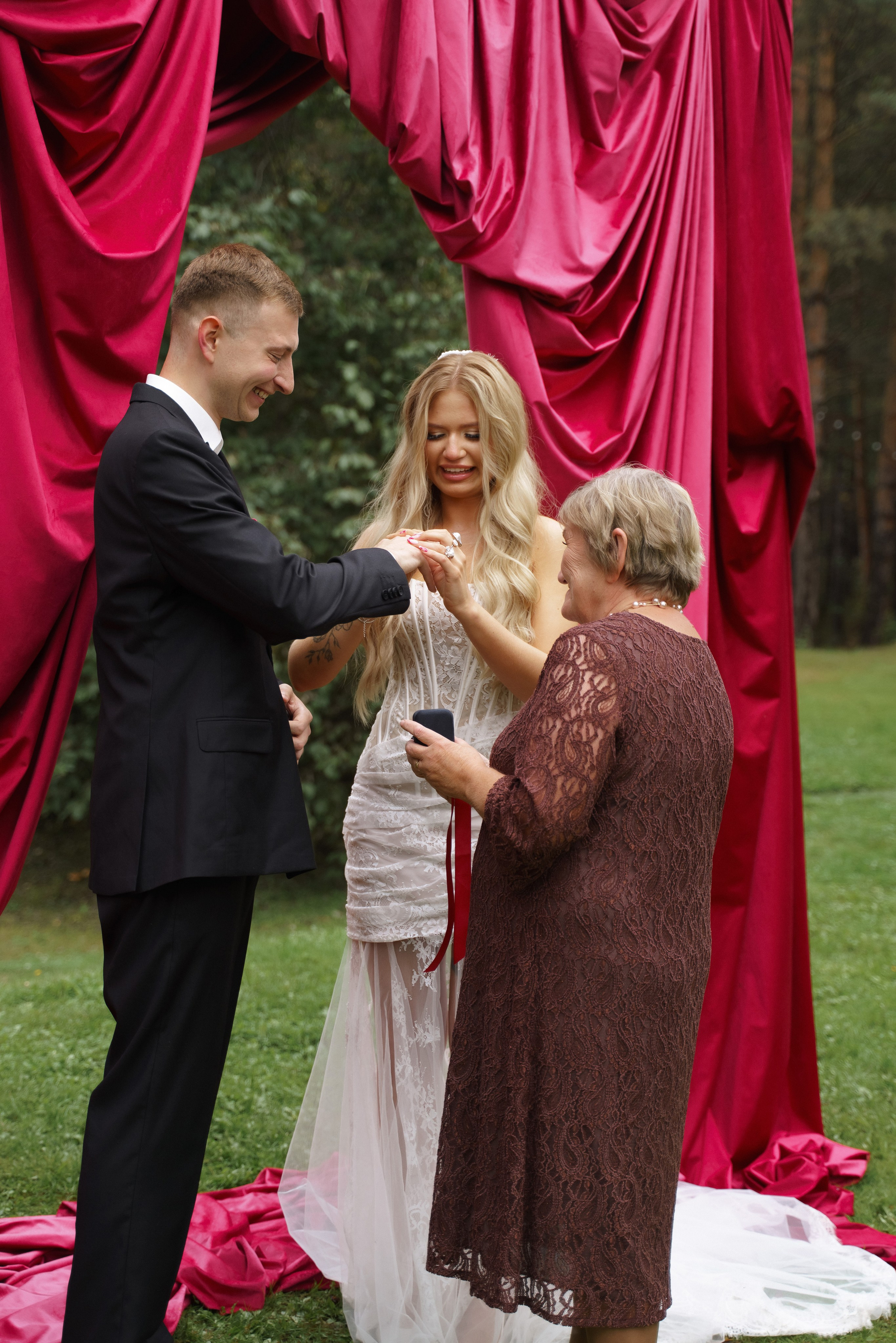 Максим и Алина. Свадебный фотограф Анастасия Хабарова в Новоуральске и Екатеринбурге
