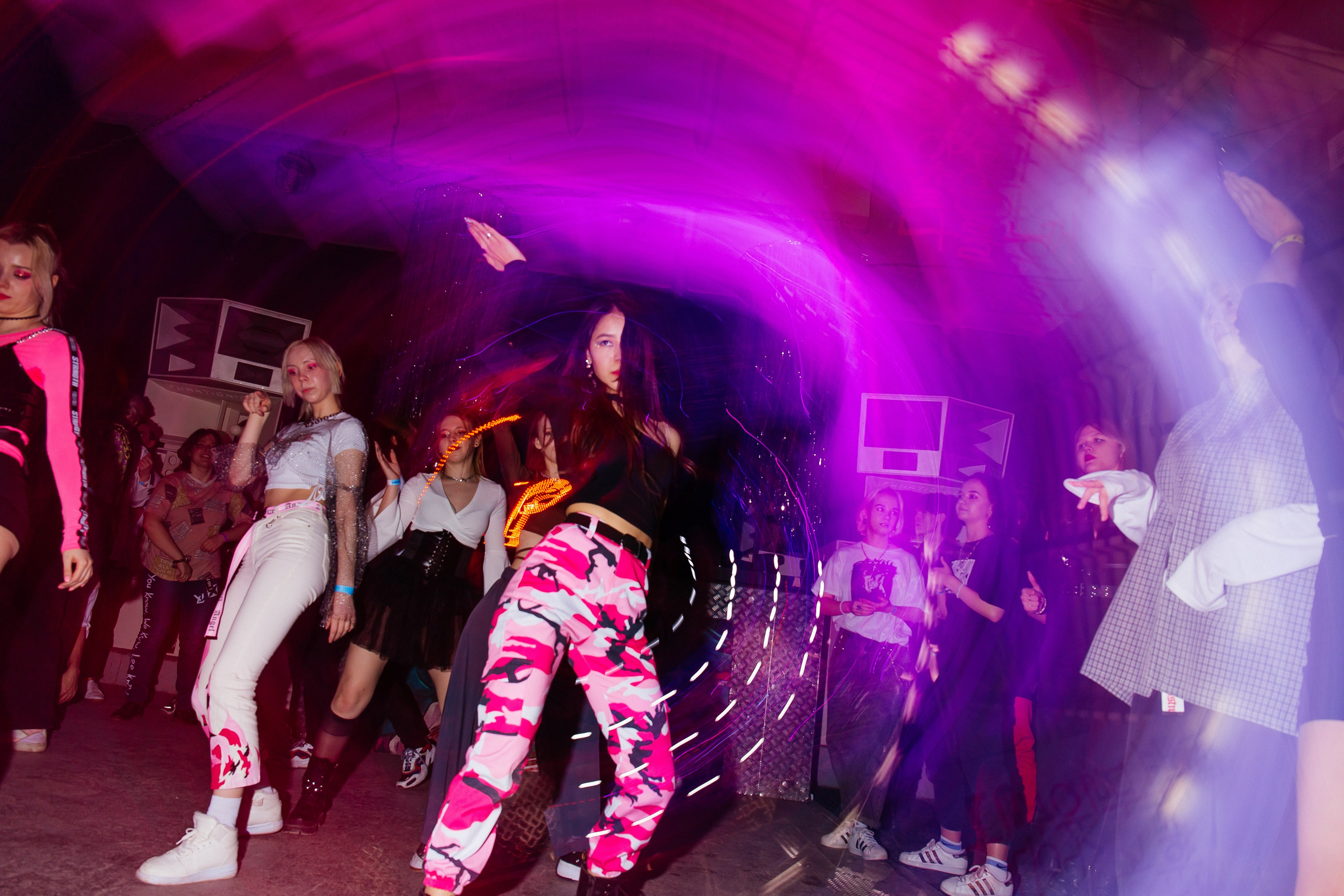 Cyberpunk K-POP Party. Свадебный и портретный фотограф в Новосибирске Любовь Исакова