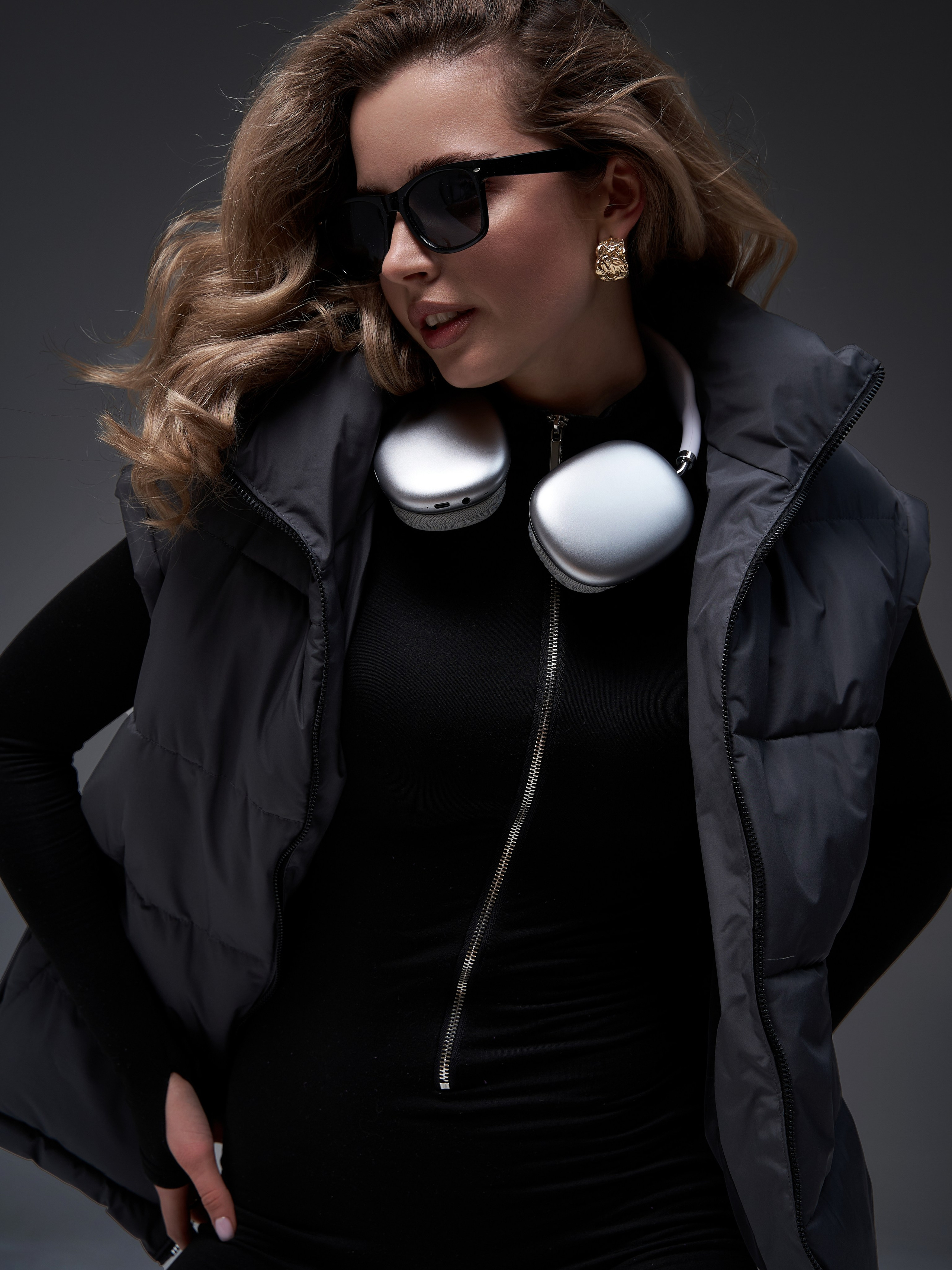 Желетки женские. Фотограф для маркетплейсов в Москве