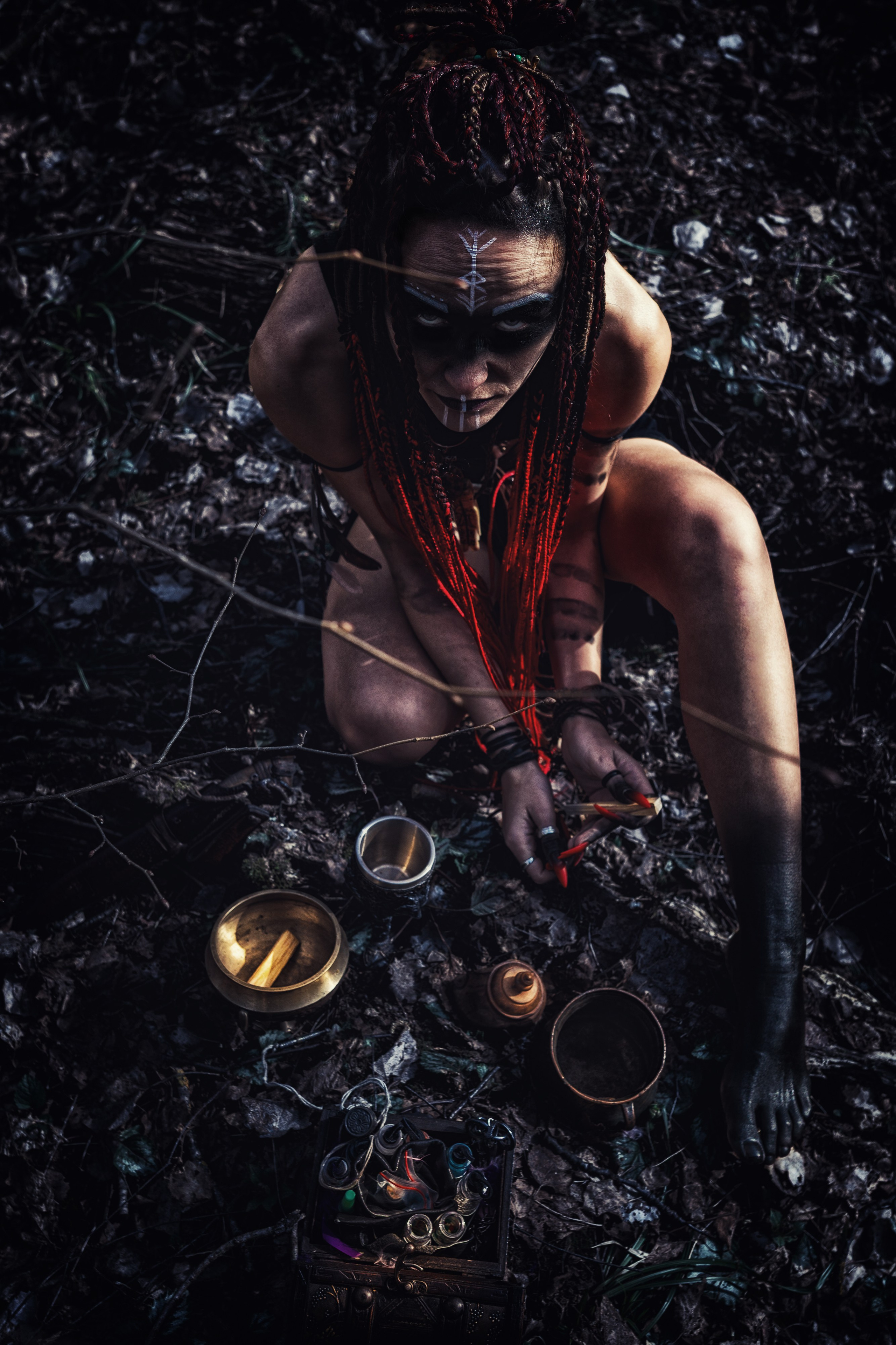 Ведьмина роща — это ТФП фотопроект с непрофессиональной, но очень красивой моделью, Мариной. Фотограф портретист в Троицке и Москве Иван Парусиди