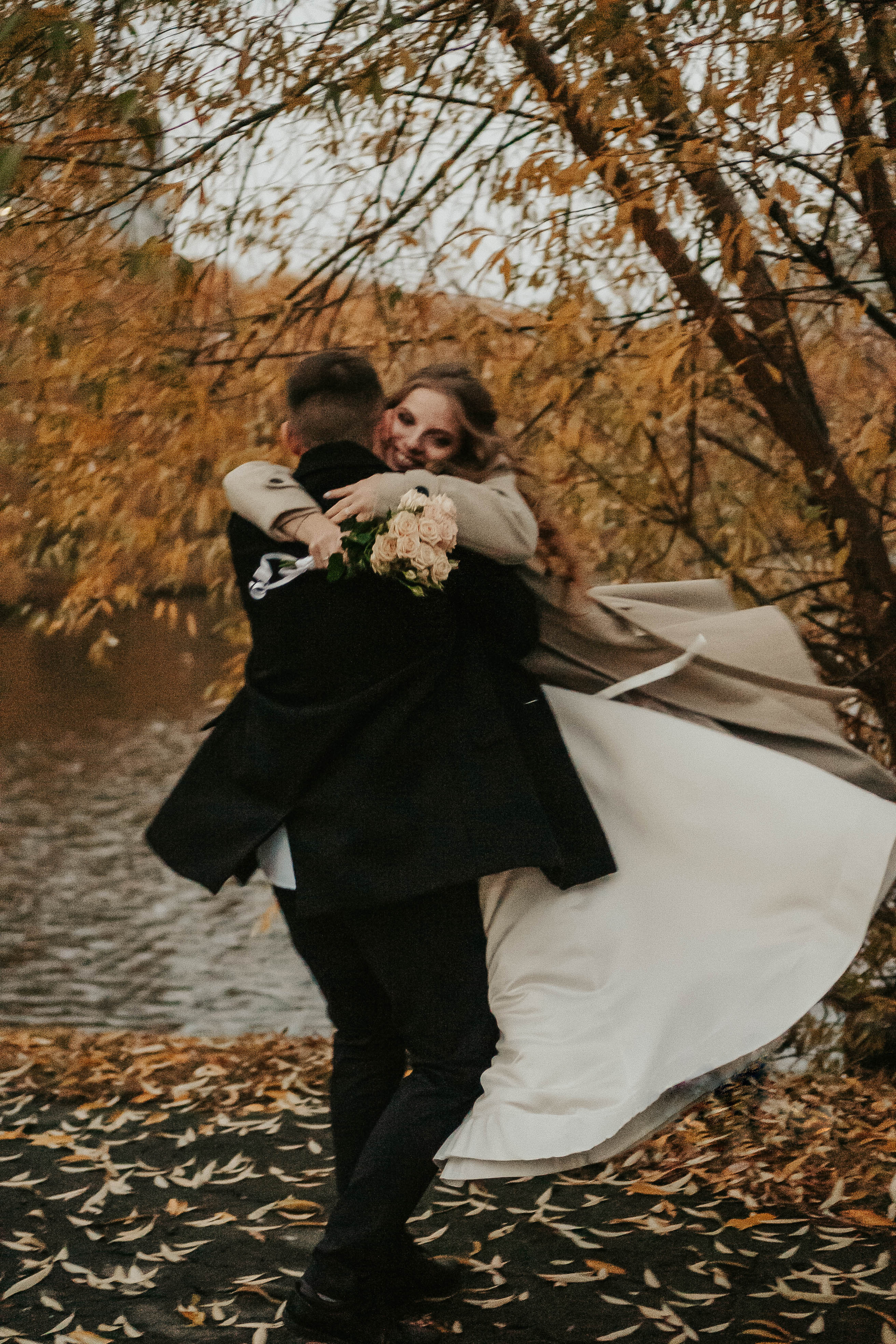 Осенью быстро темнеет