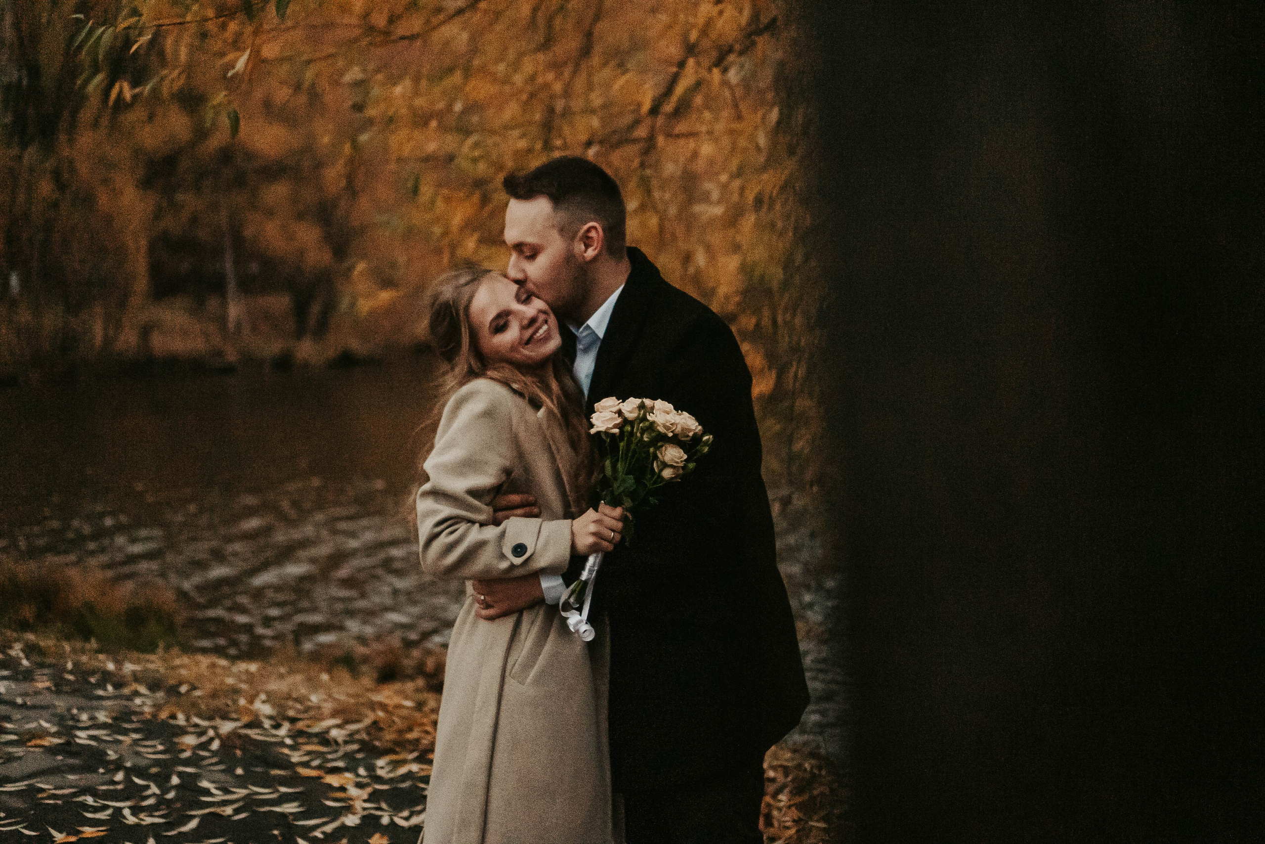 Осенью быстро темнеет