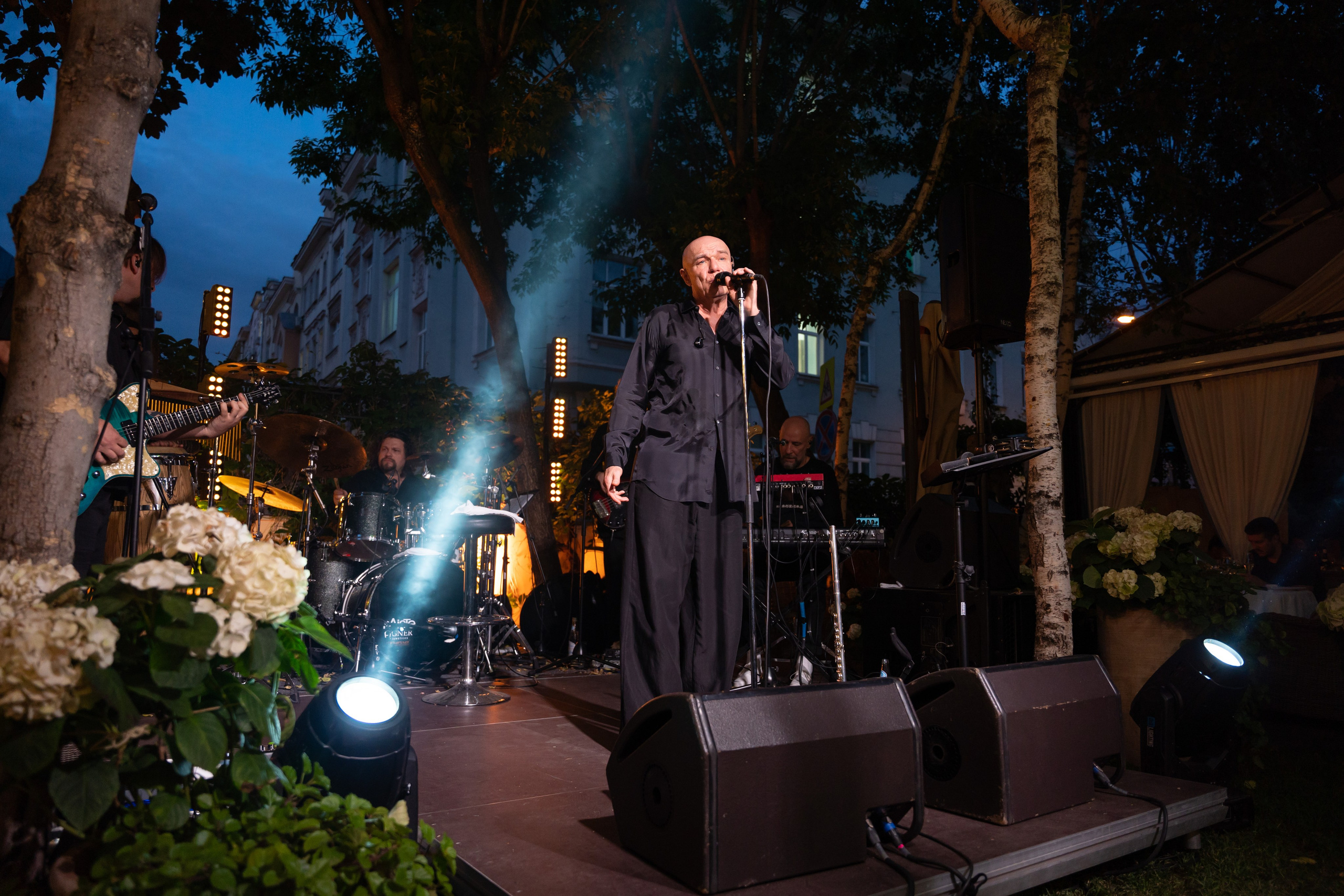 BUTLER открытие летней веранды: выступление группы «Моральный кодекс». Портретный и репортажный фотограф в Москве Разуменко Роман