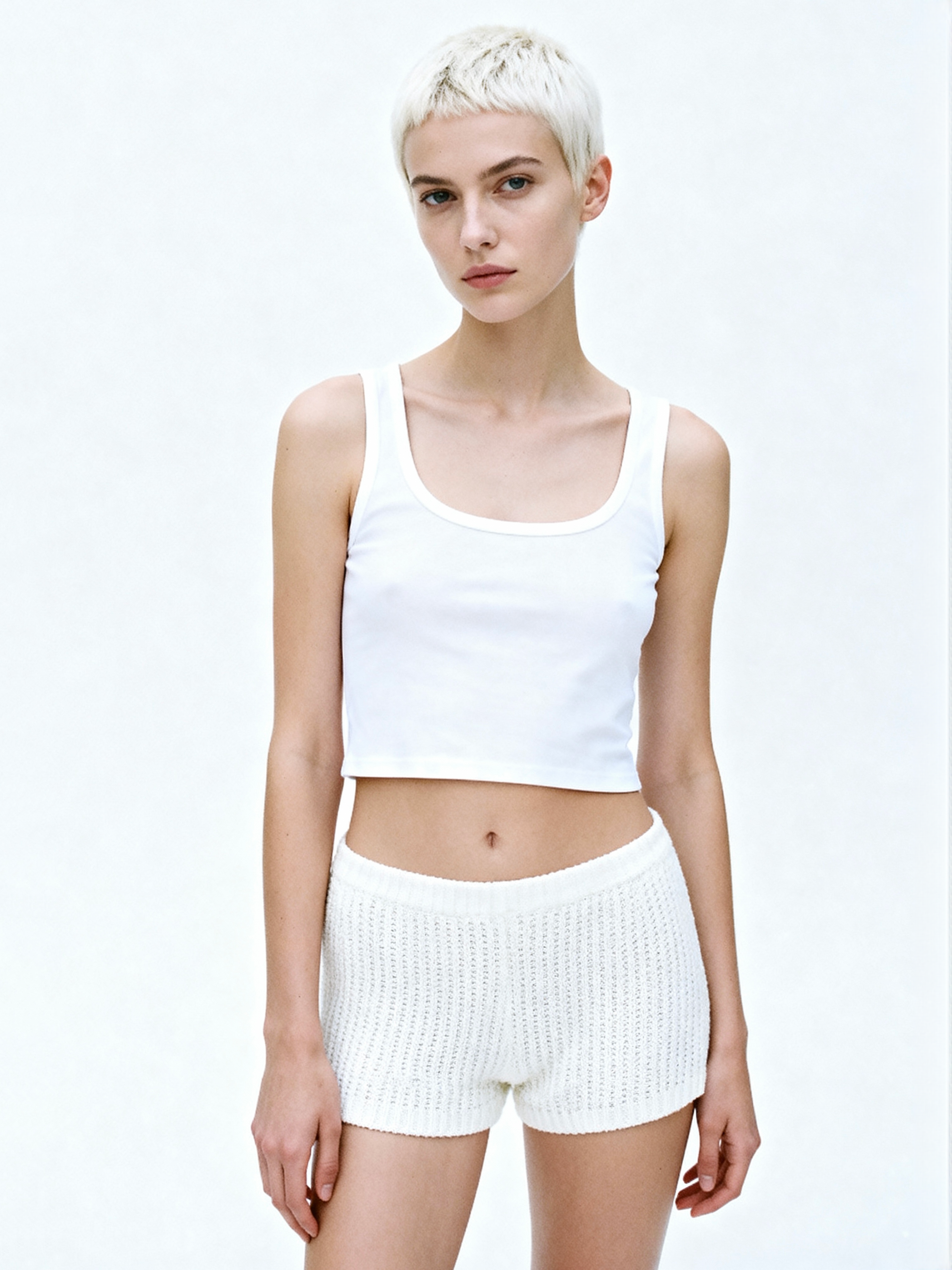 Девушки. Продающий контент для маркетплейсов и e-commerce «под ключ»